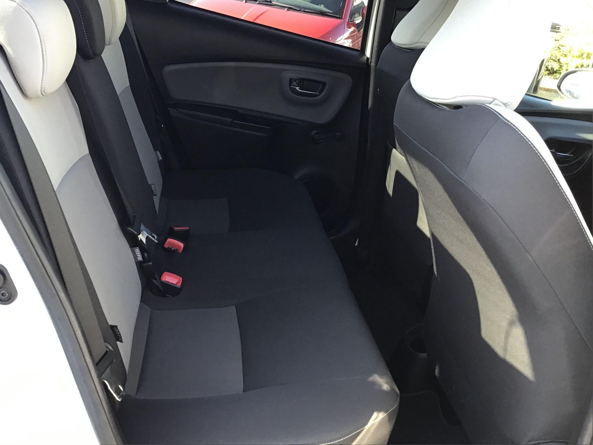 Toyota Yaris Image 13