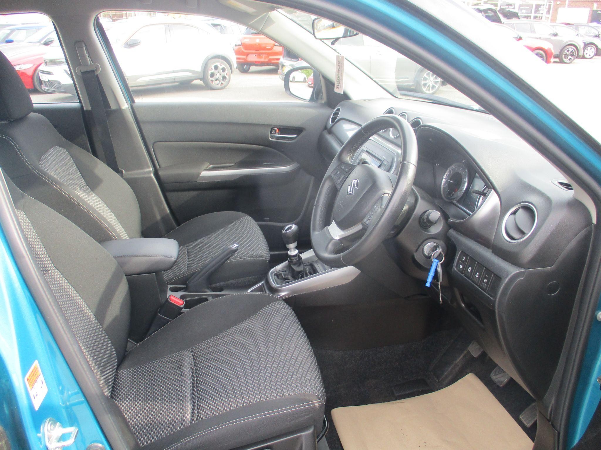 Suzuki Vitara Image 10