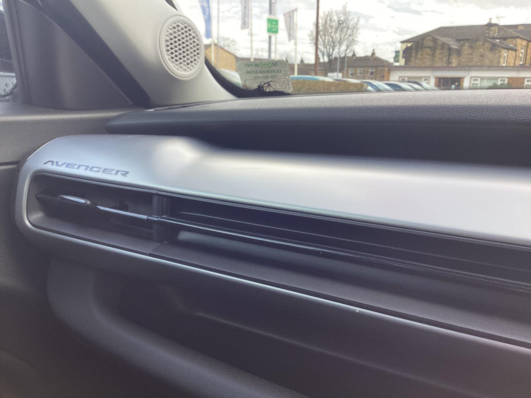 Jeep Avenger Image 22