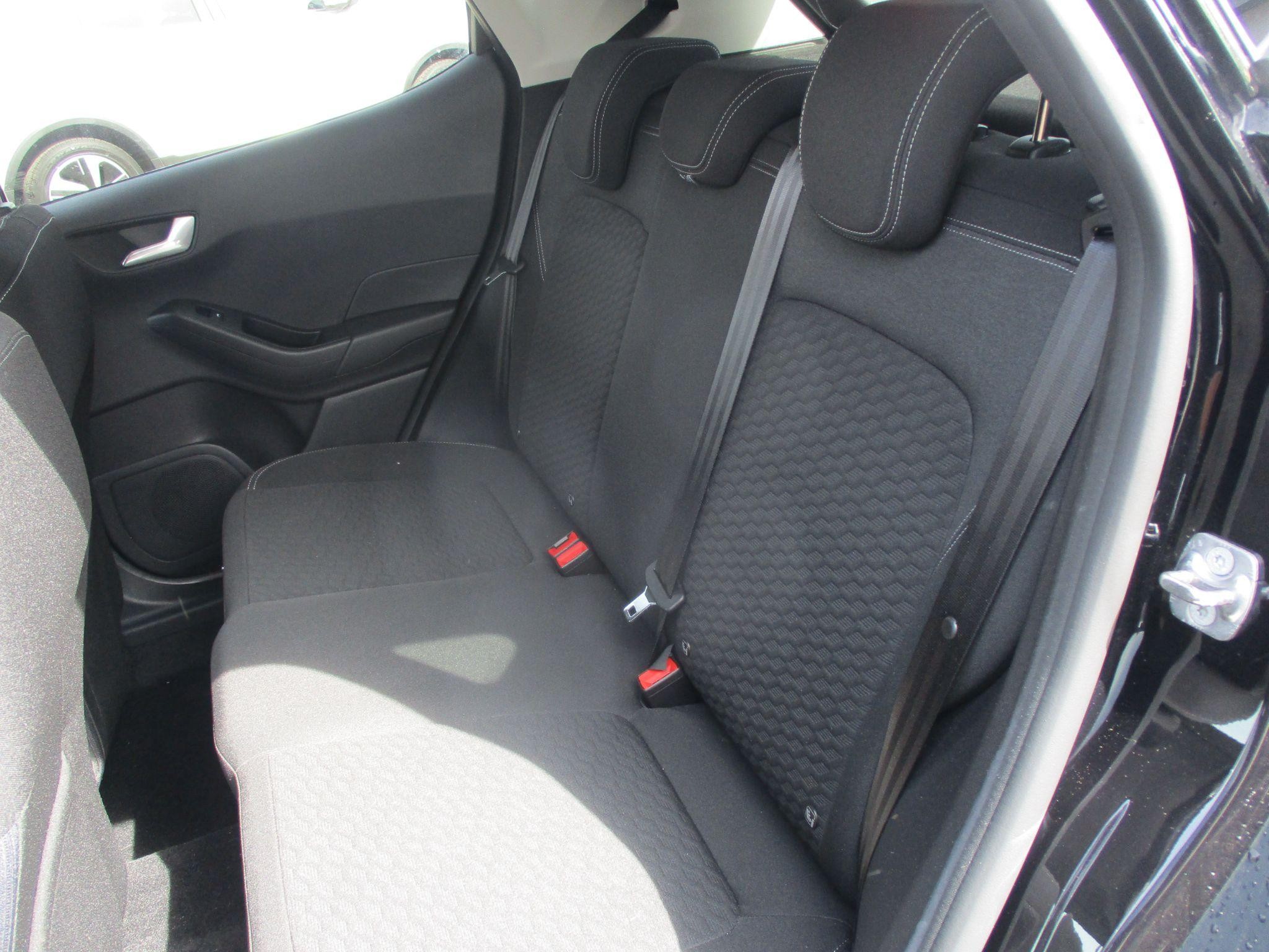 Ford Fiesta Image 10