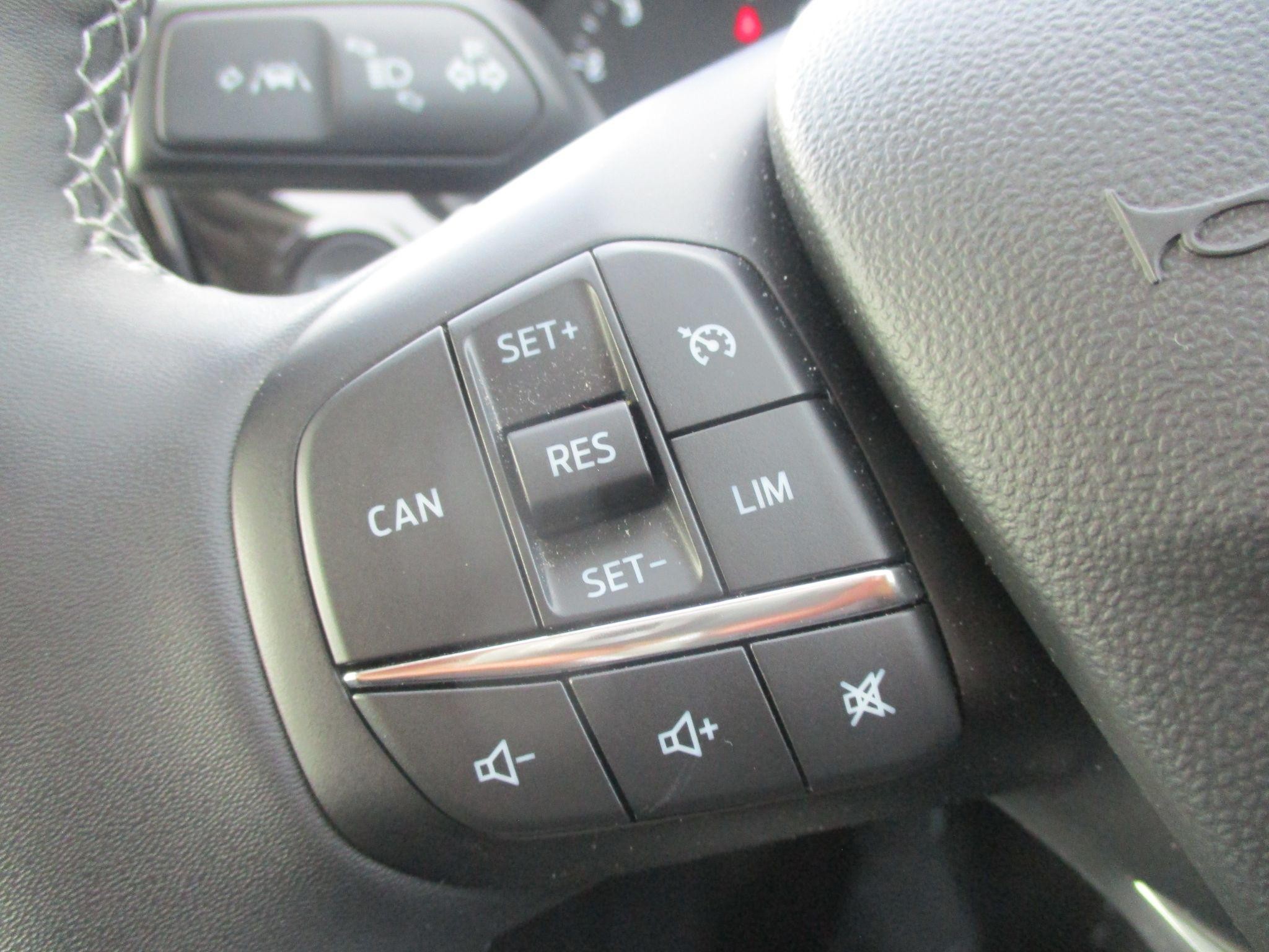 Ford Fiesta Image 12