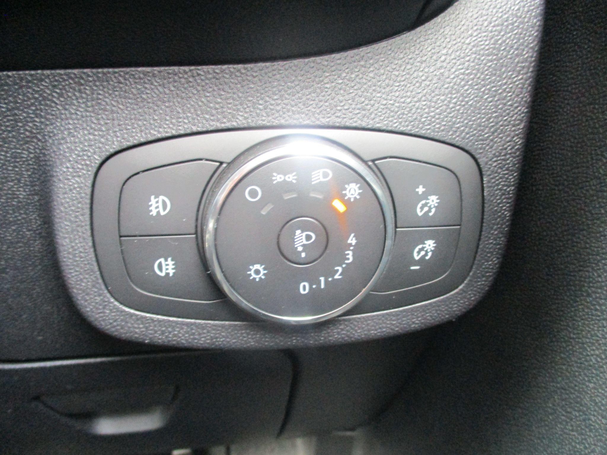 Ford Fiesta Image 14
