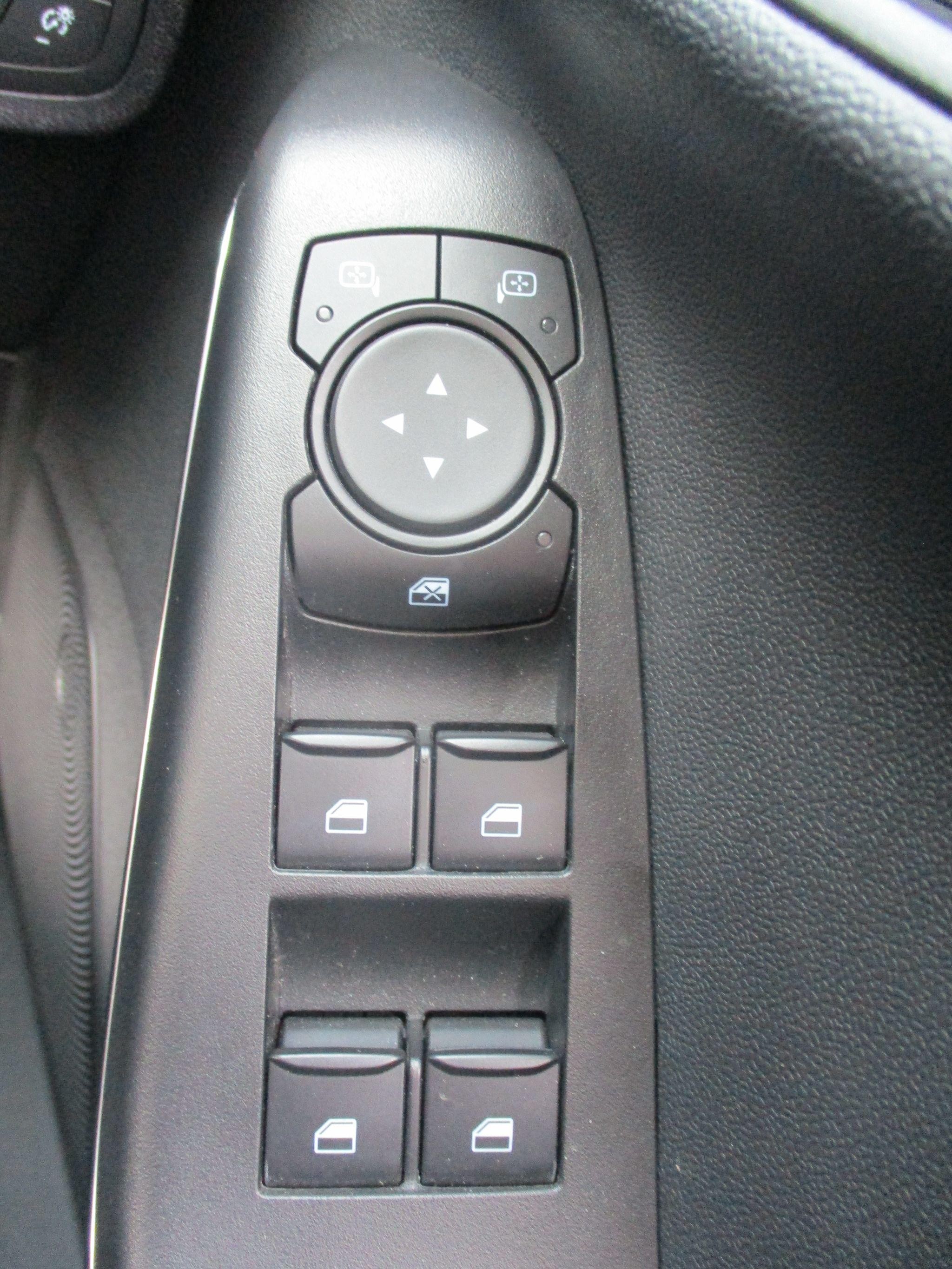 Ford Fiesta Image 15