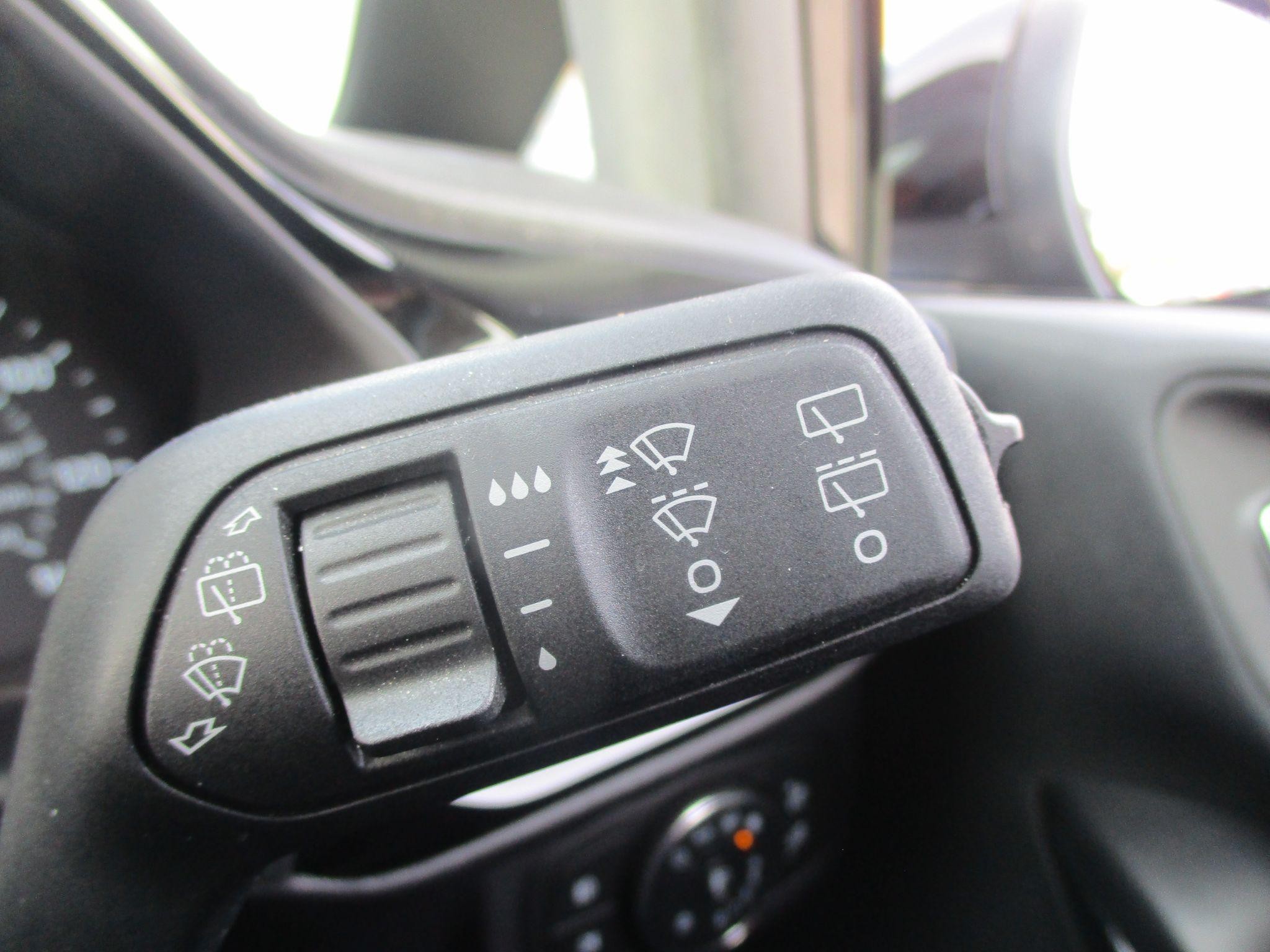 Ford Fiesta Image 18