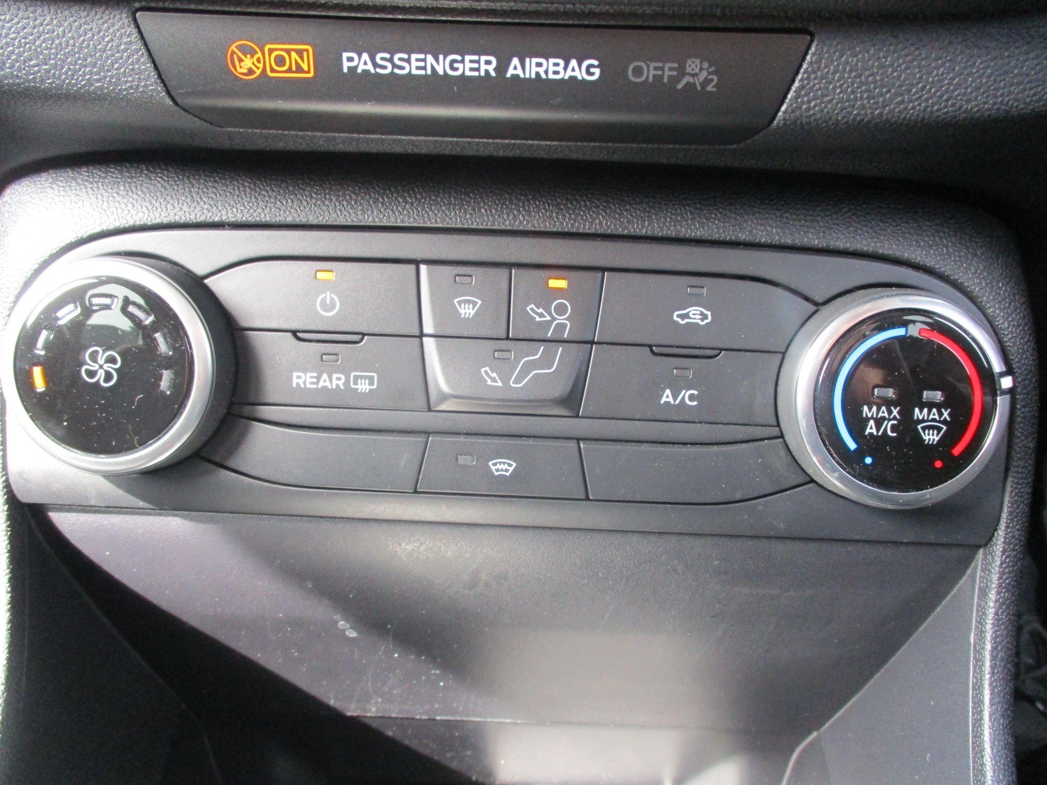 Ford Fiesta Image 19