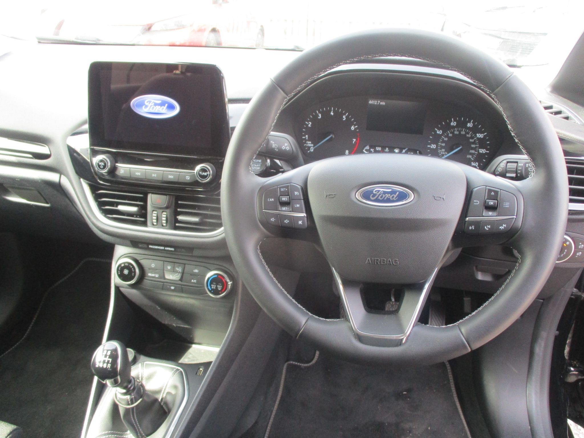 Ford Fiesta Image 32