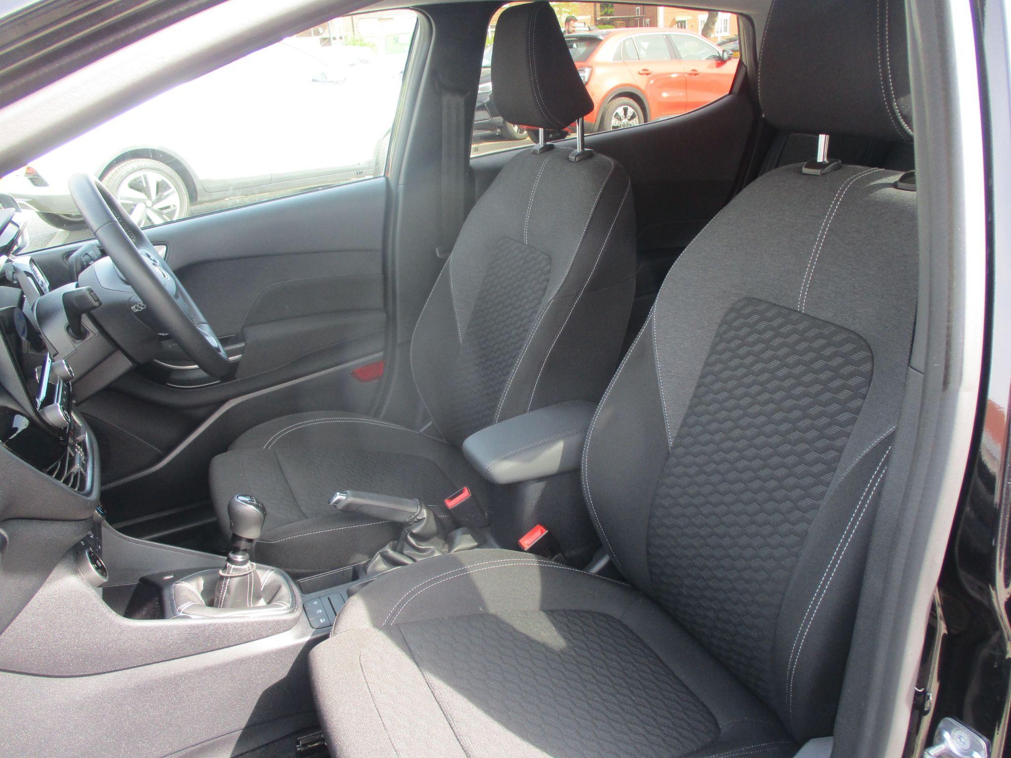 Ford Fiesta Image 34