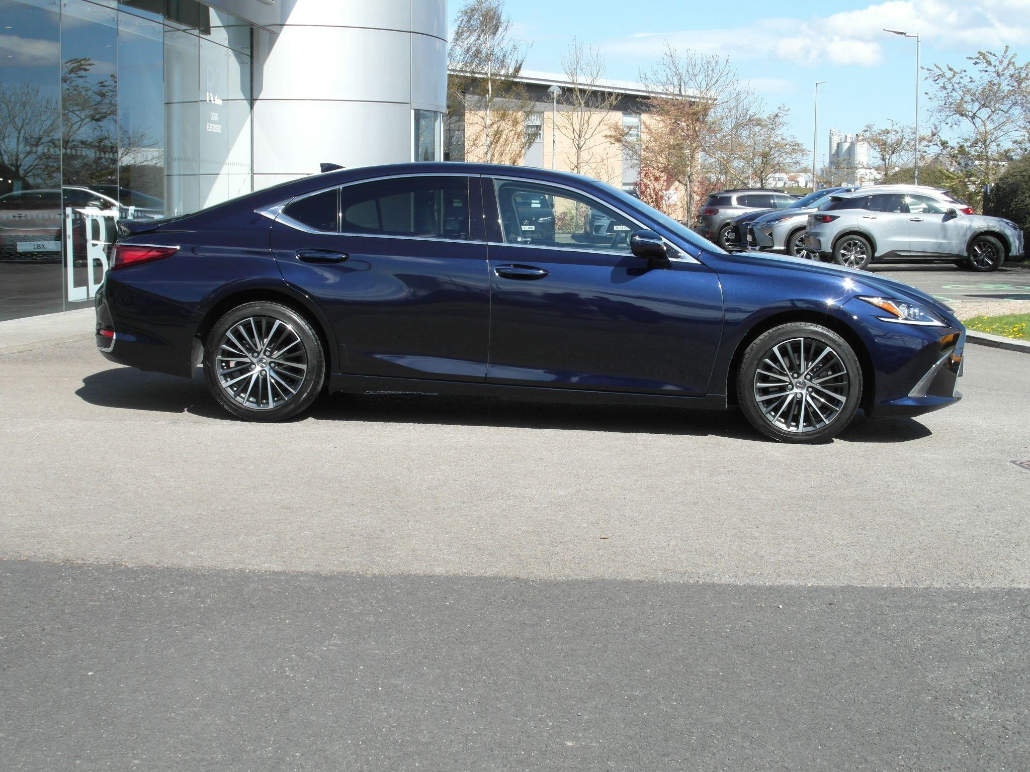 Lexus ES Image 4
