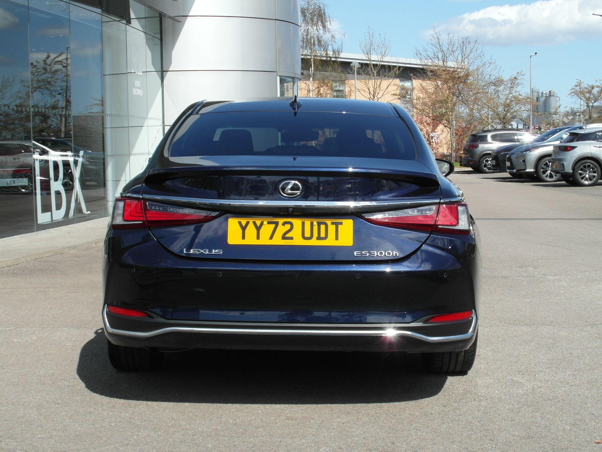 Lexus ES Image 6