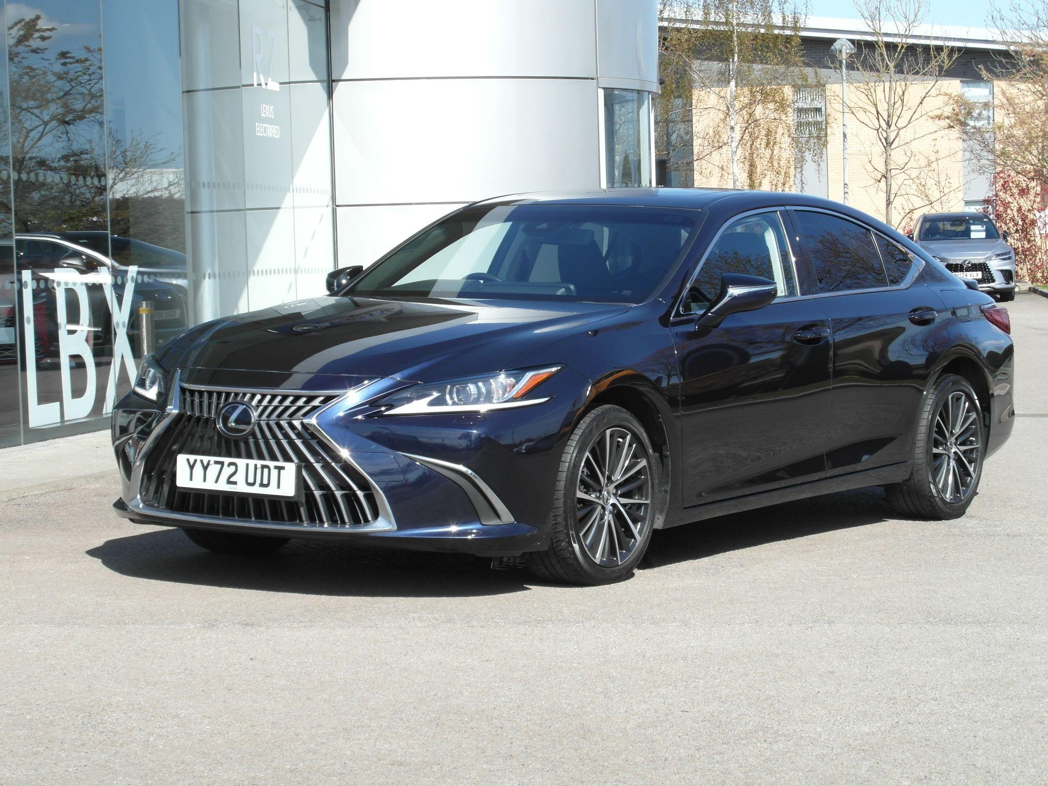Lexus ES Image 9