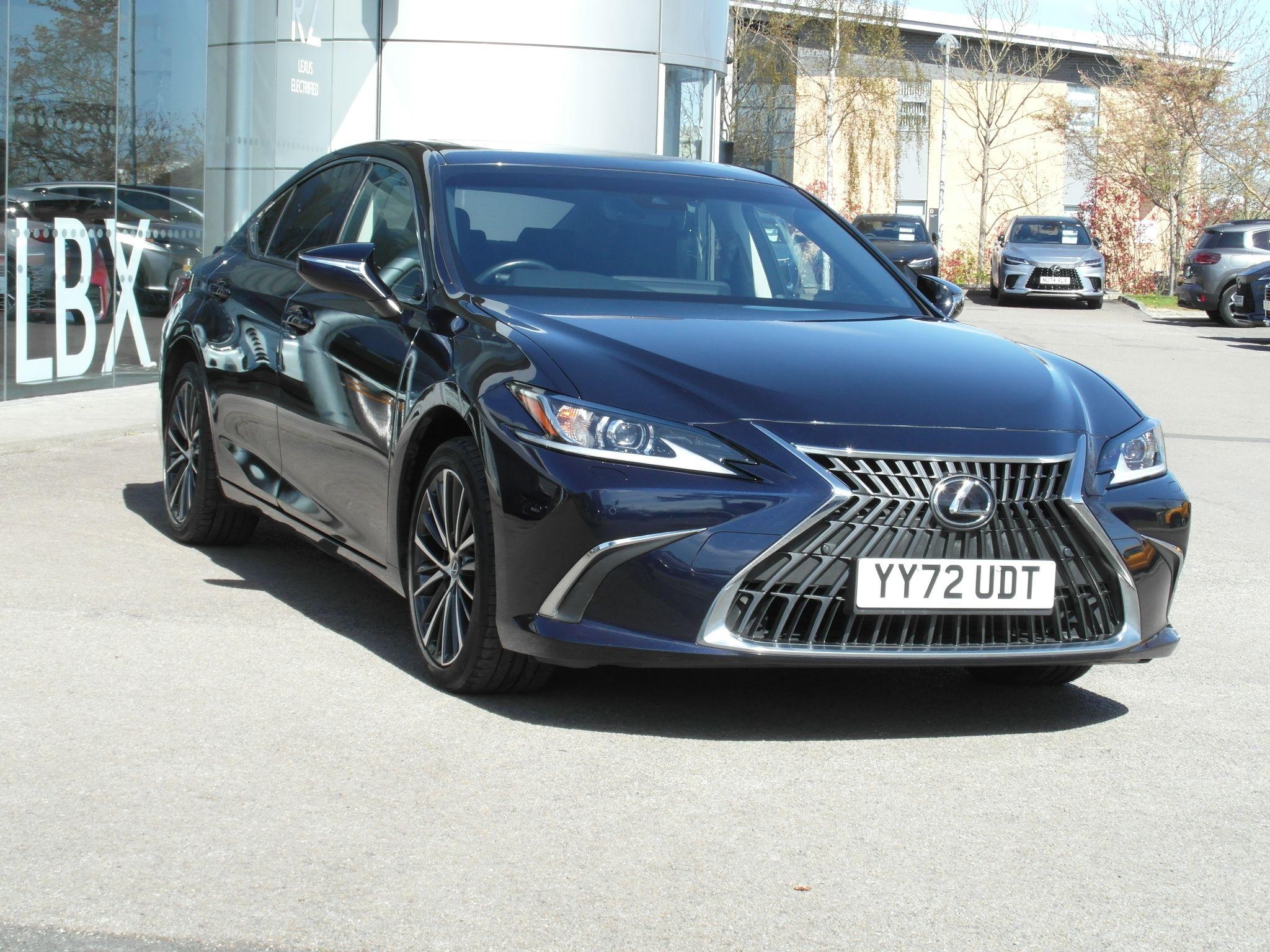Lexus ES Image 14