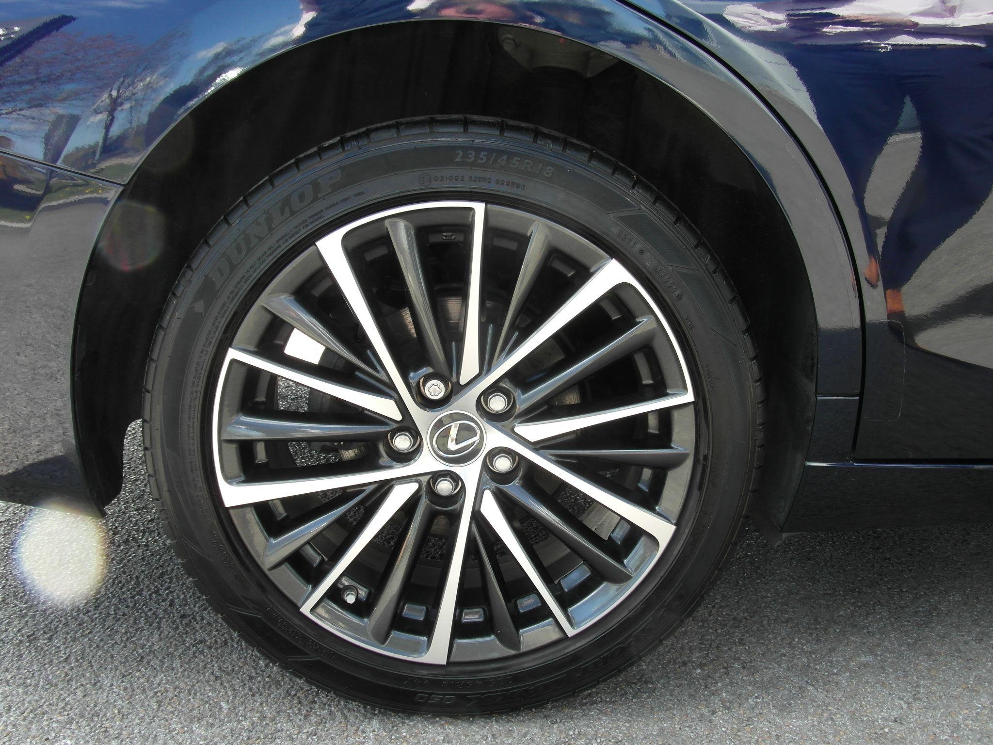 Lexus ES Image 20