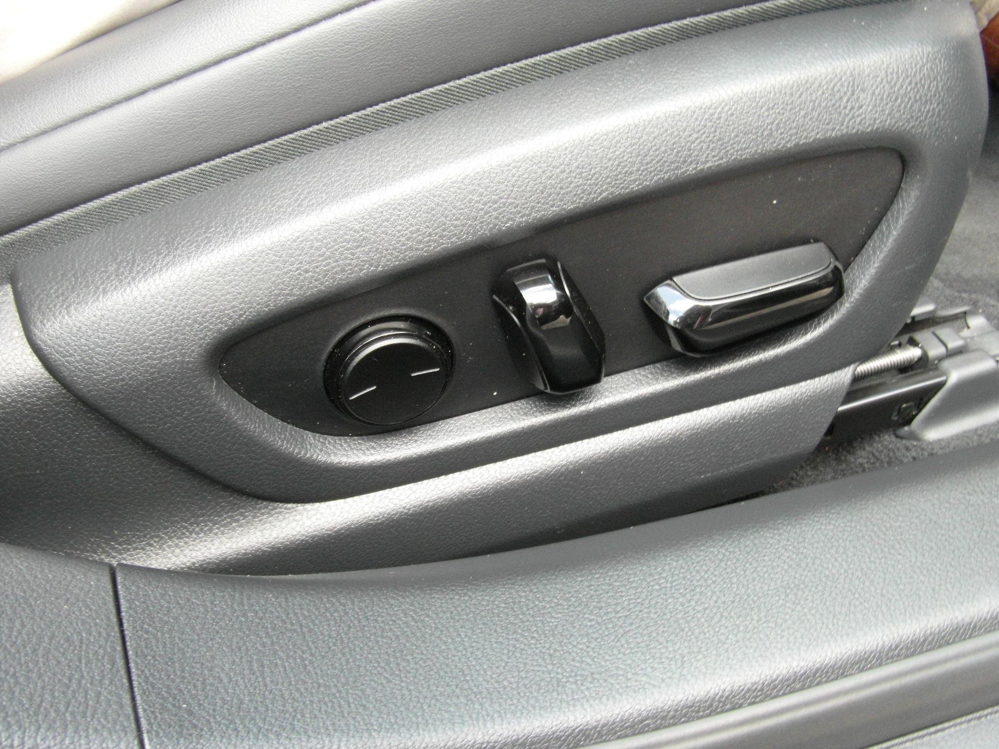 Lexus ES Image 25