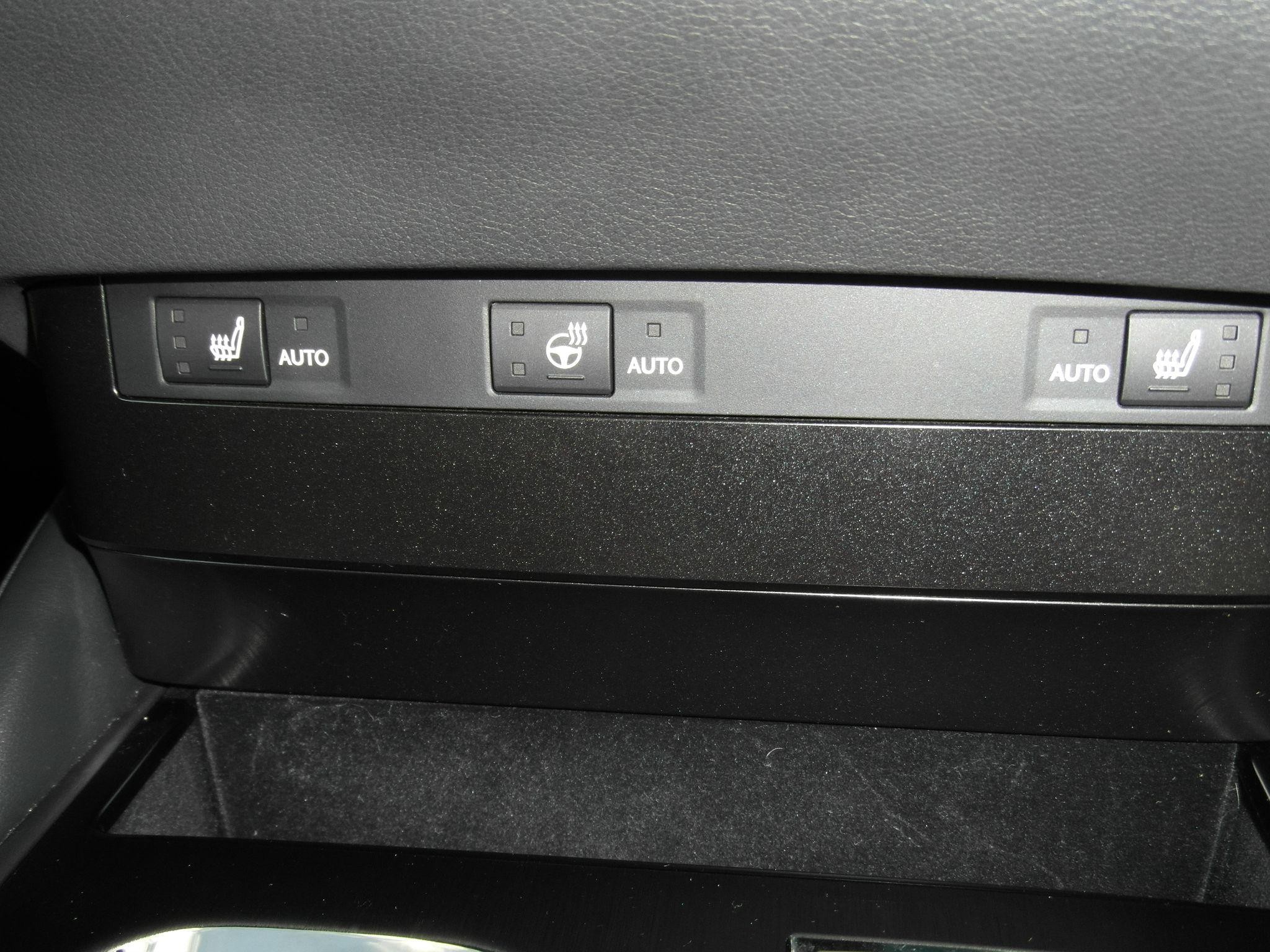 Lexus ES Image 27