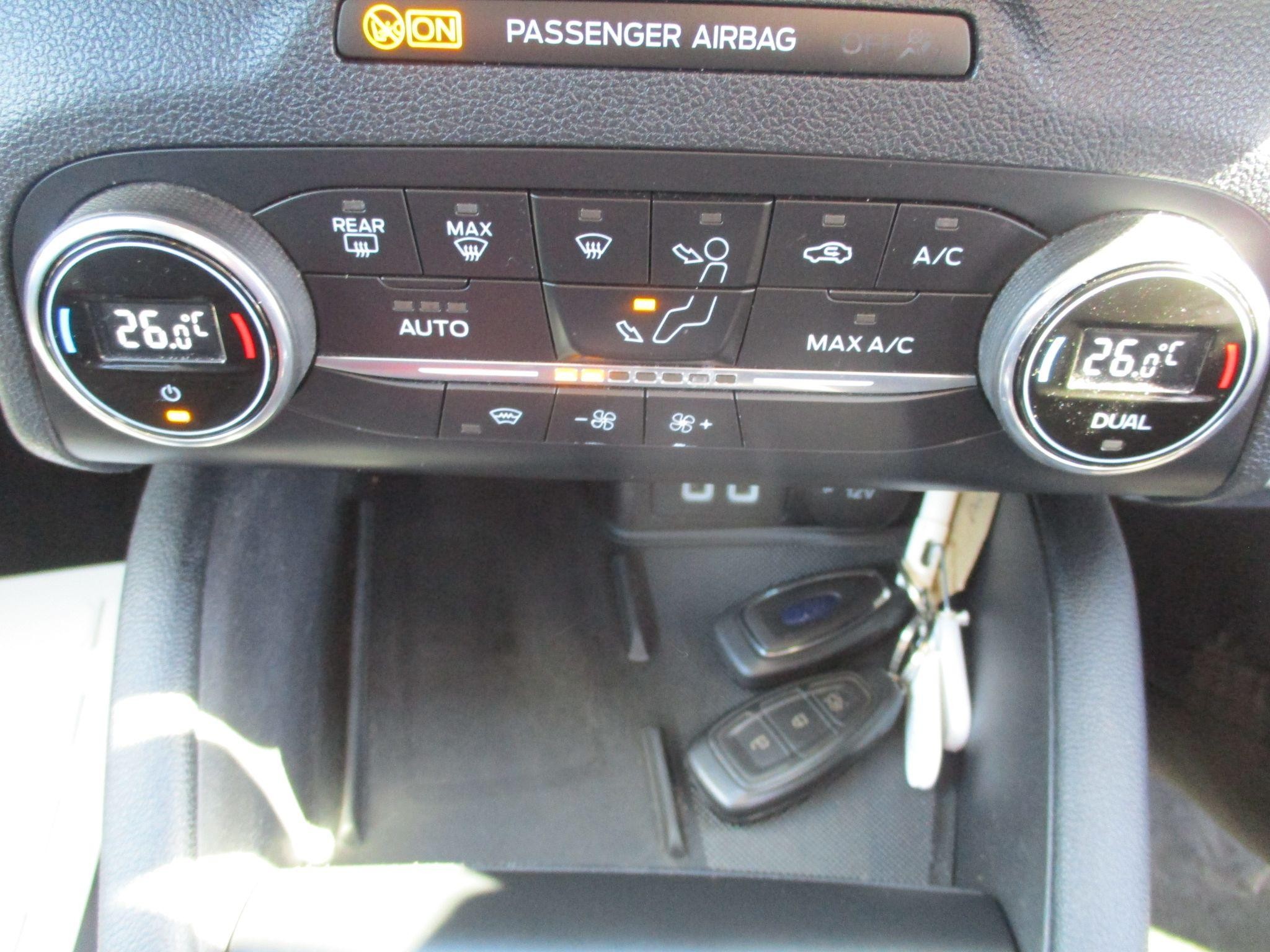 Ford Kuga Image 18