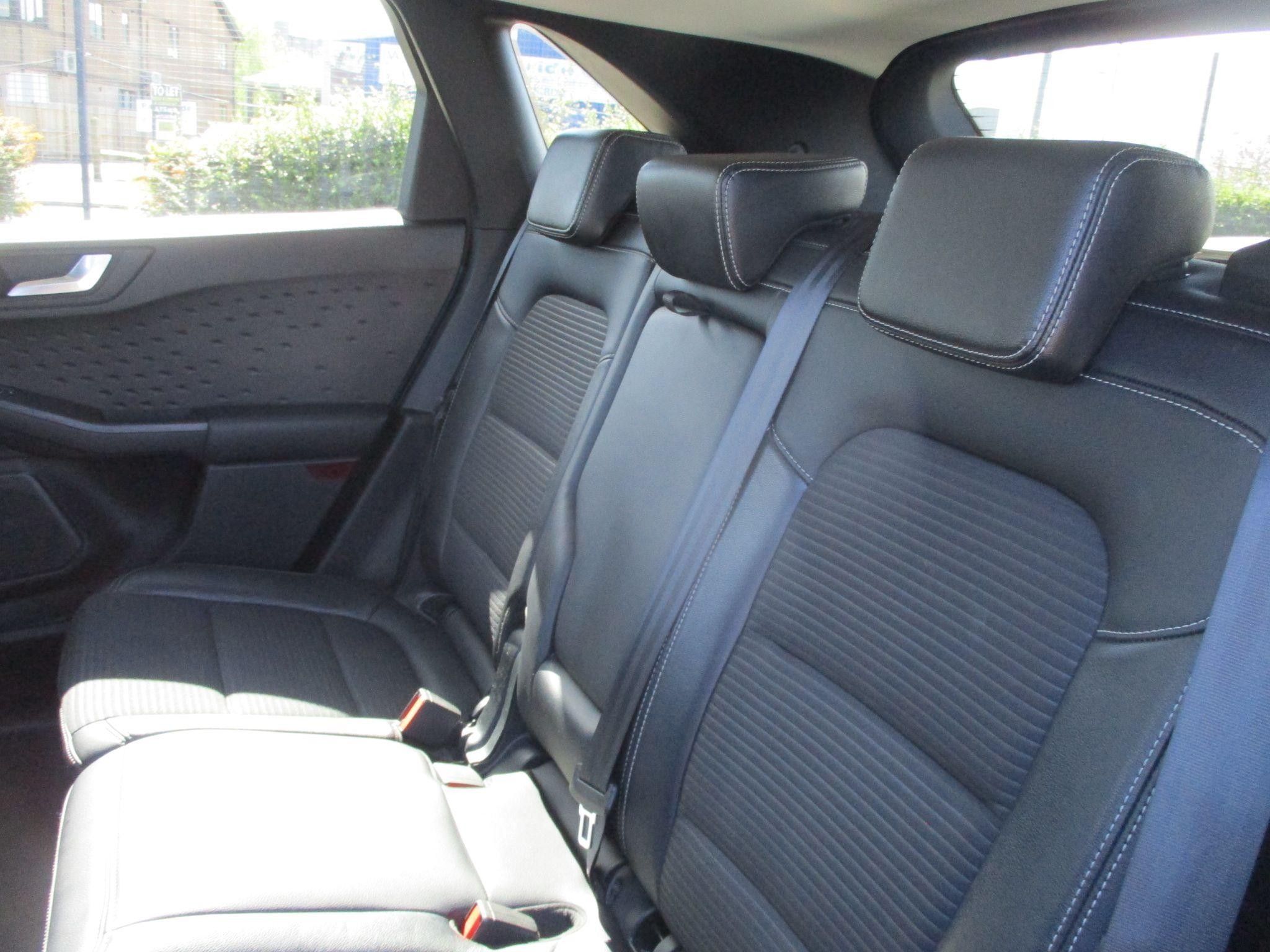 Ford Kuga Image 22