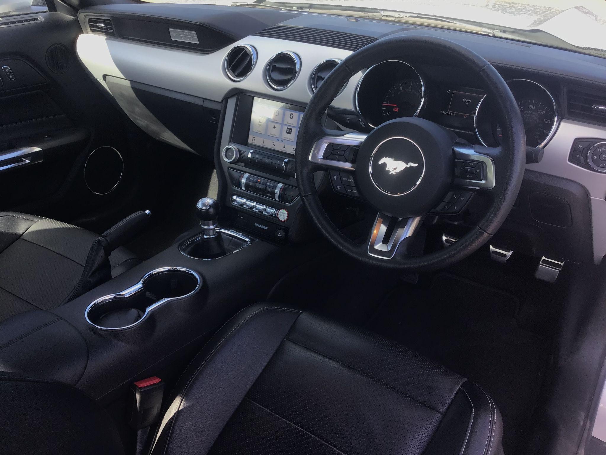 Ford Mustang Image 11