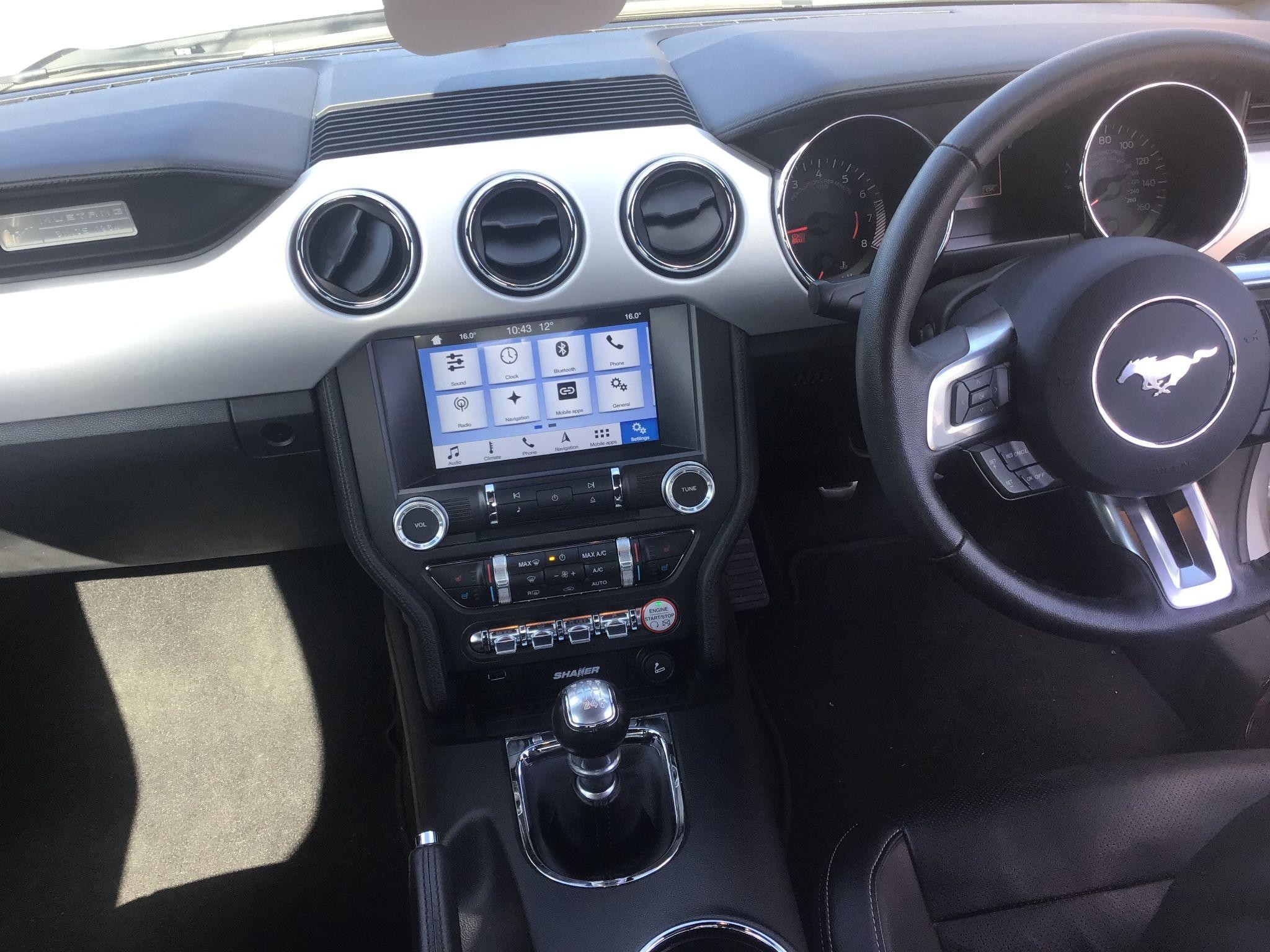 Ford Mustang Image 17