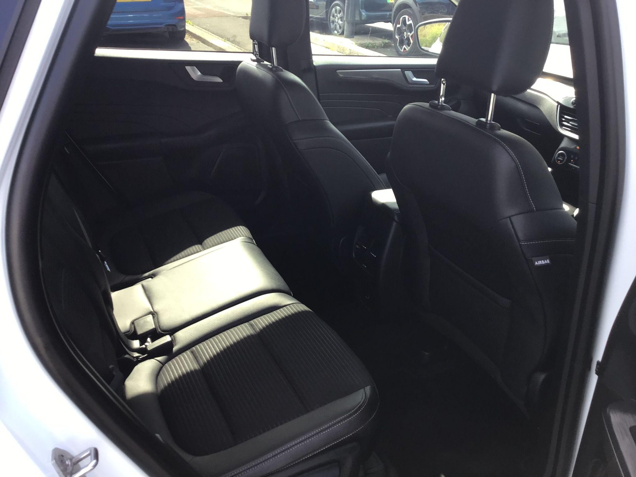 Ford Kuga Image 17