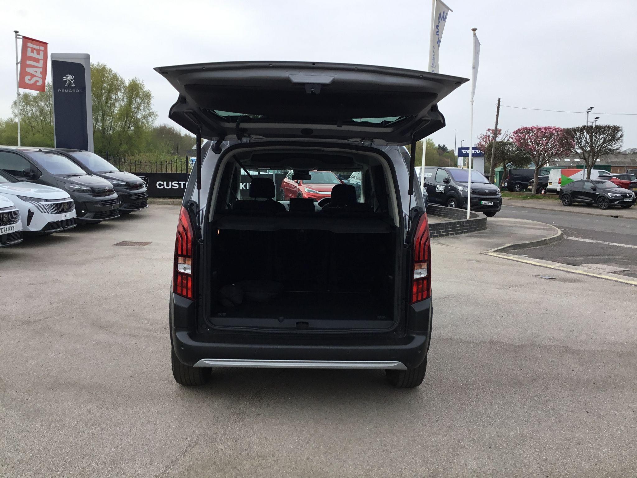 Peugeot E-Rifter Image 9