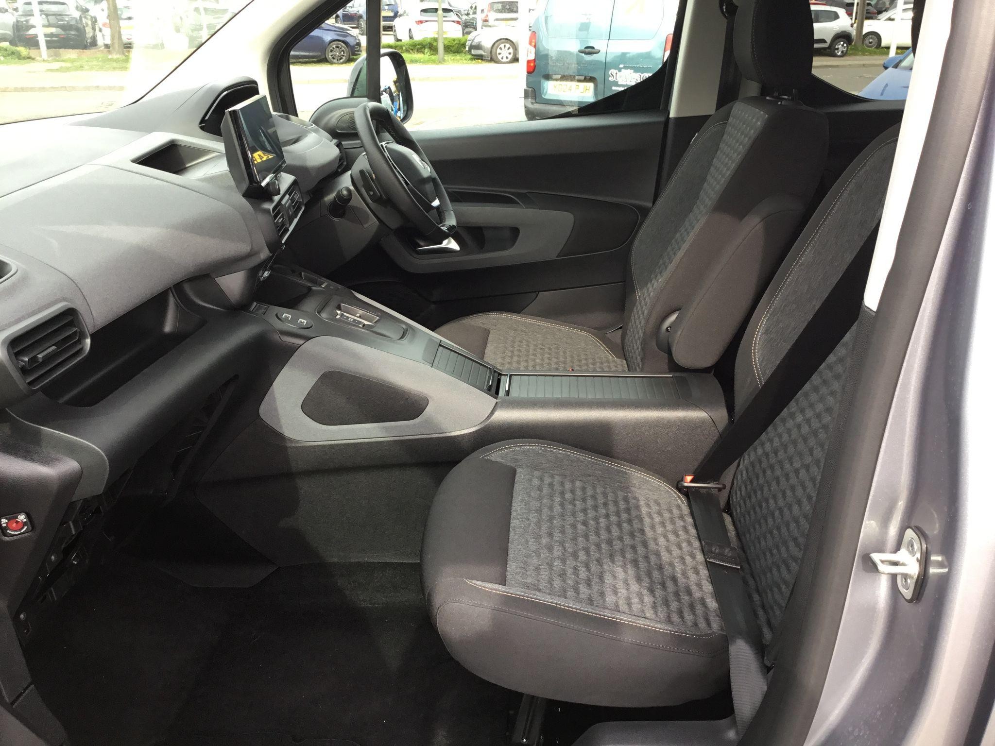 Peugeot E-Rifter Image 17