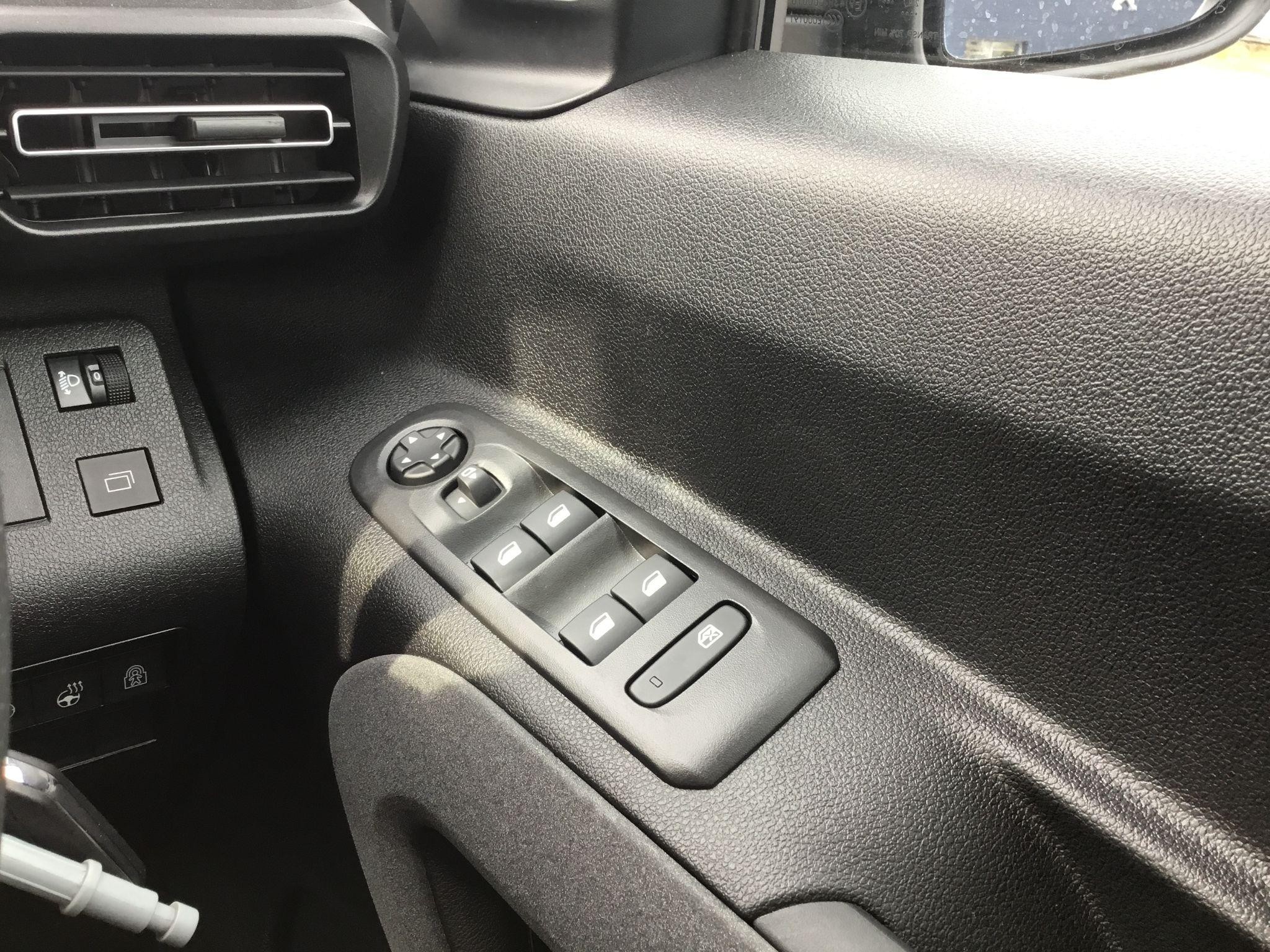 Peugeot E-Rifter Image 26