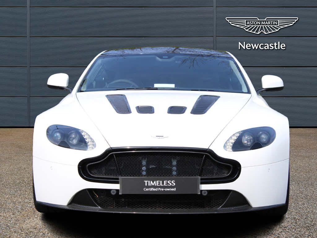 Aston Martin Vantage Image 2