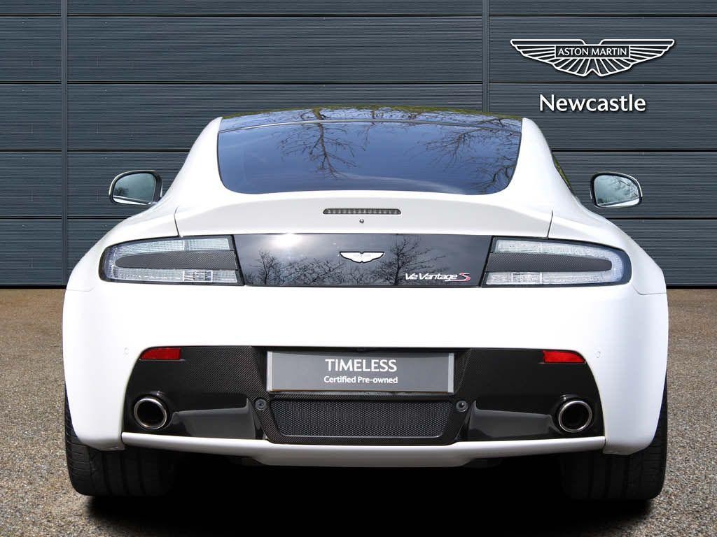 Aston Martin Vantage Image 6