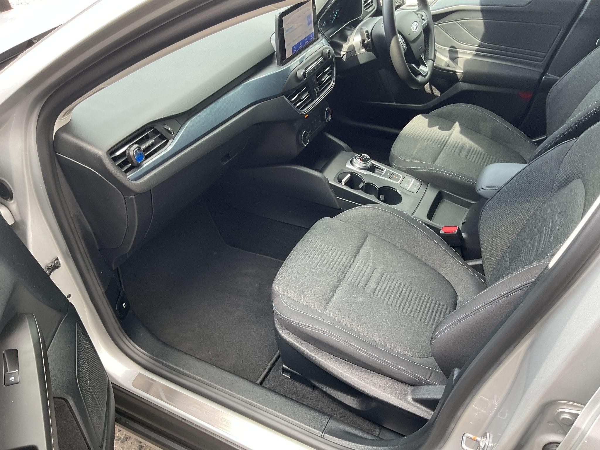 Ford Focus Image 28
