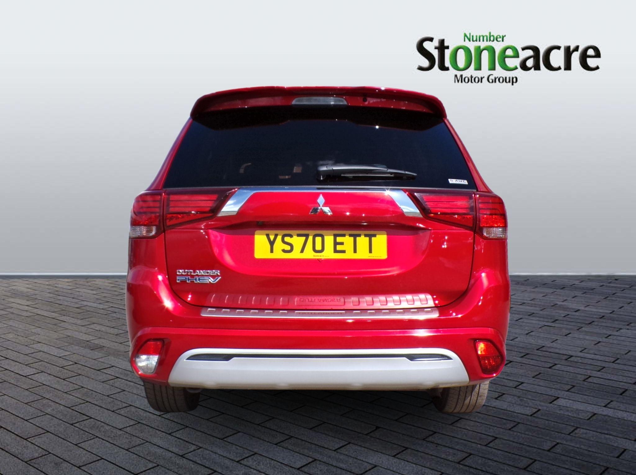 Mitsubishi Outlander Image 3