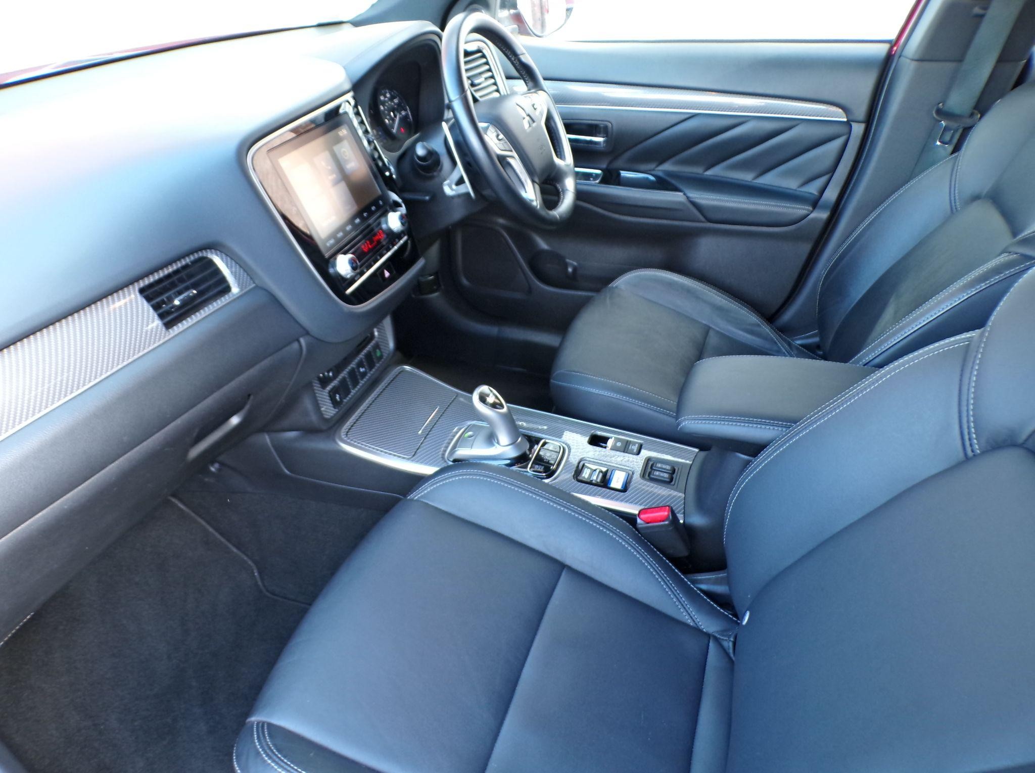 Mitsubishi Outlander Image 13