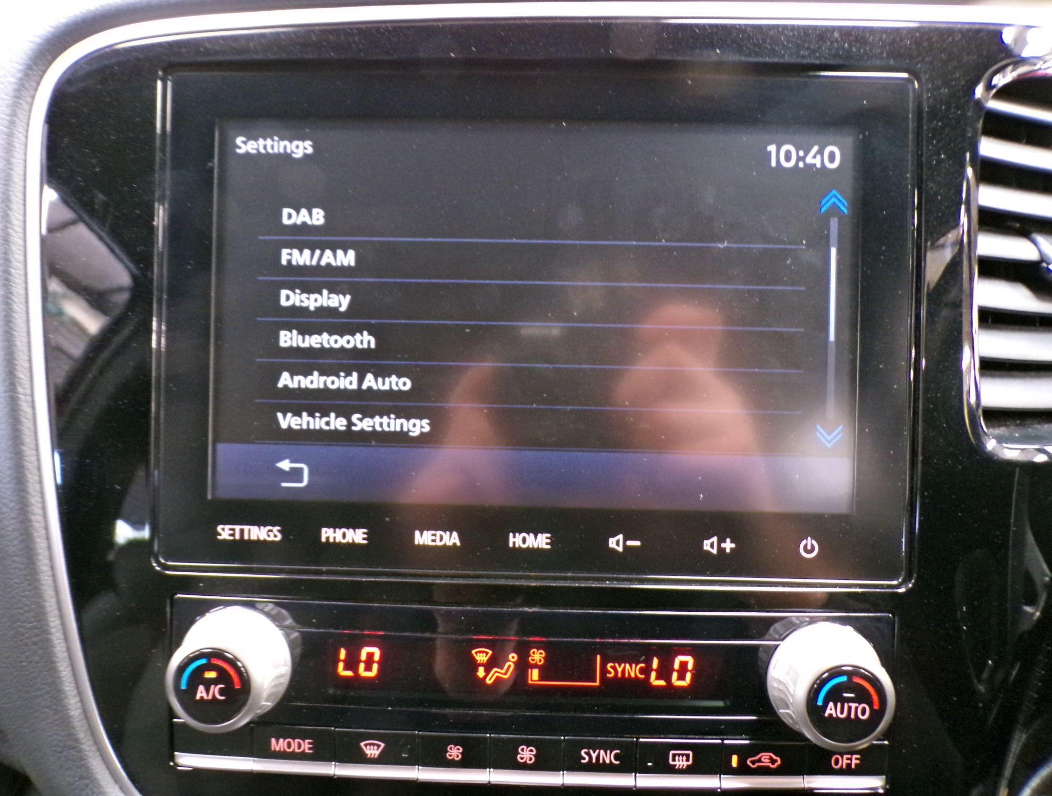 Mitsubishi Outlander Image 17
