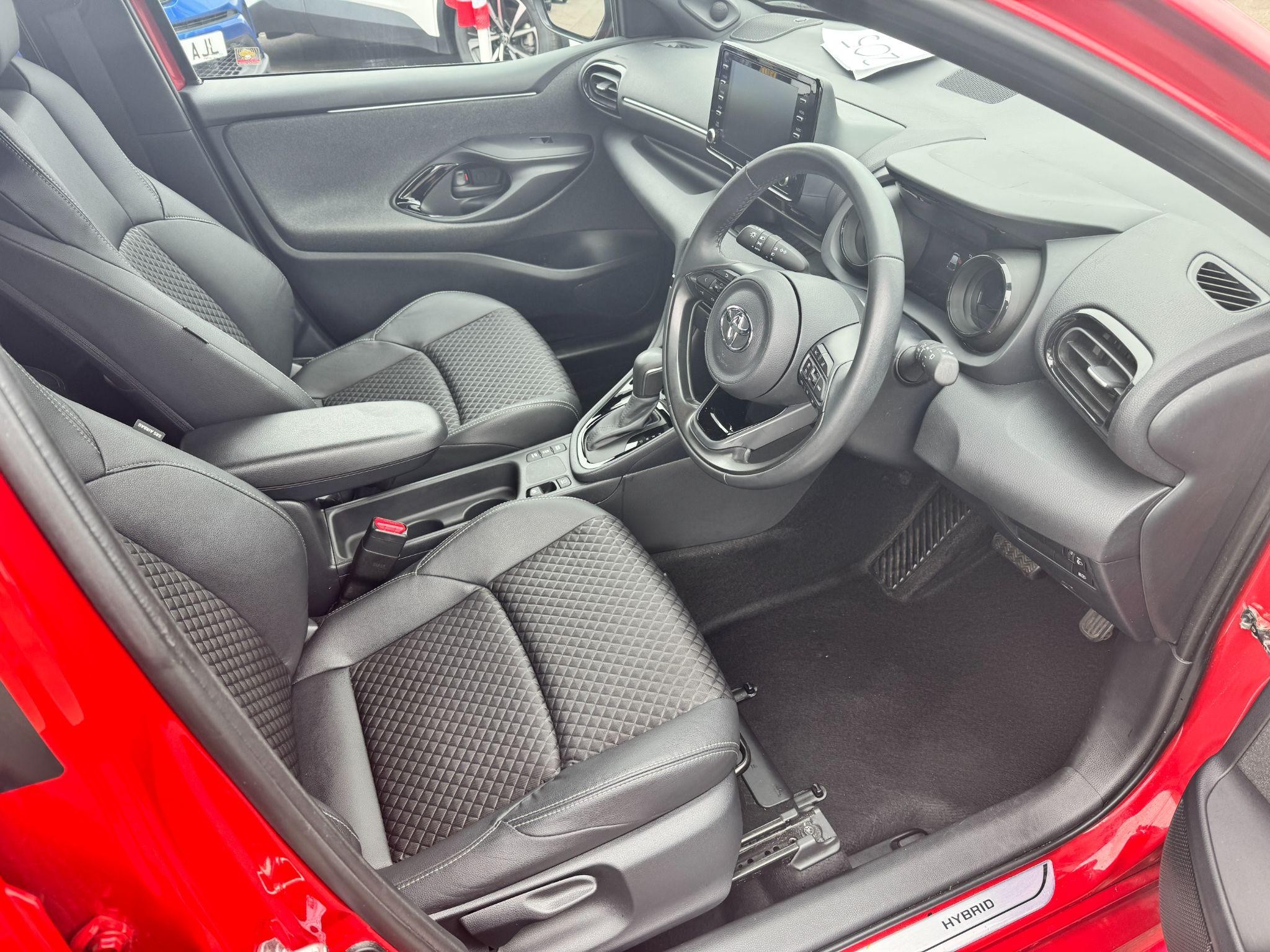 Toyota Yaris Image 11