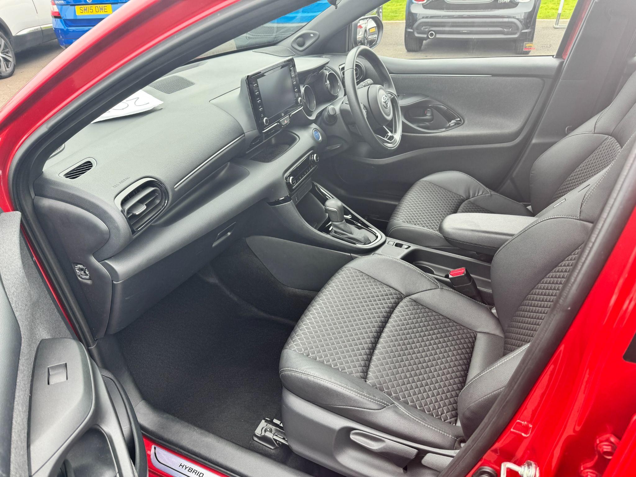 Toyota Yaris Image 14