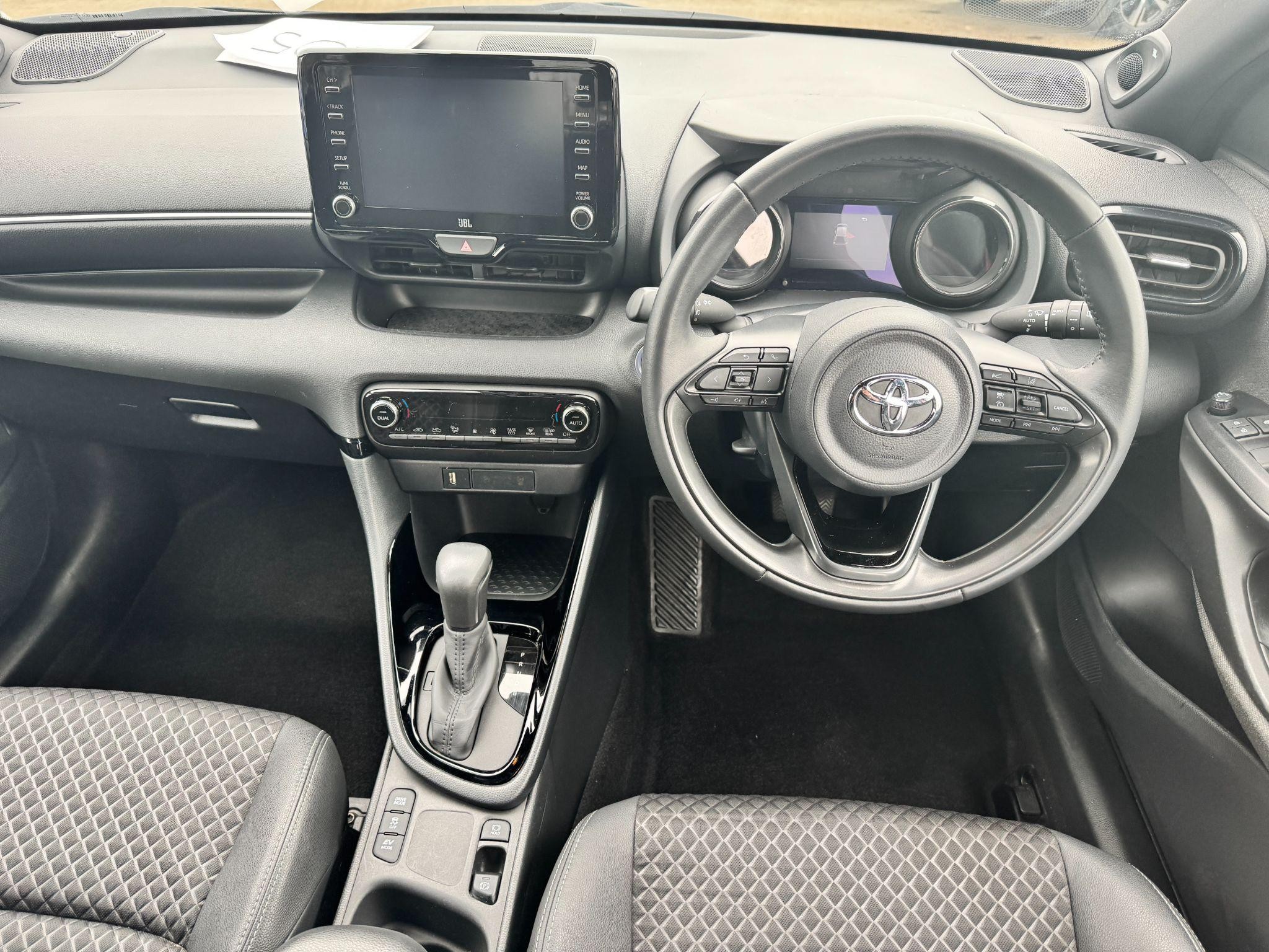 Toyota Yaris Image 15