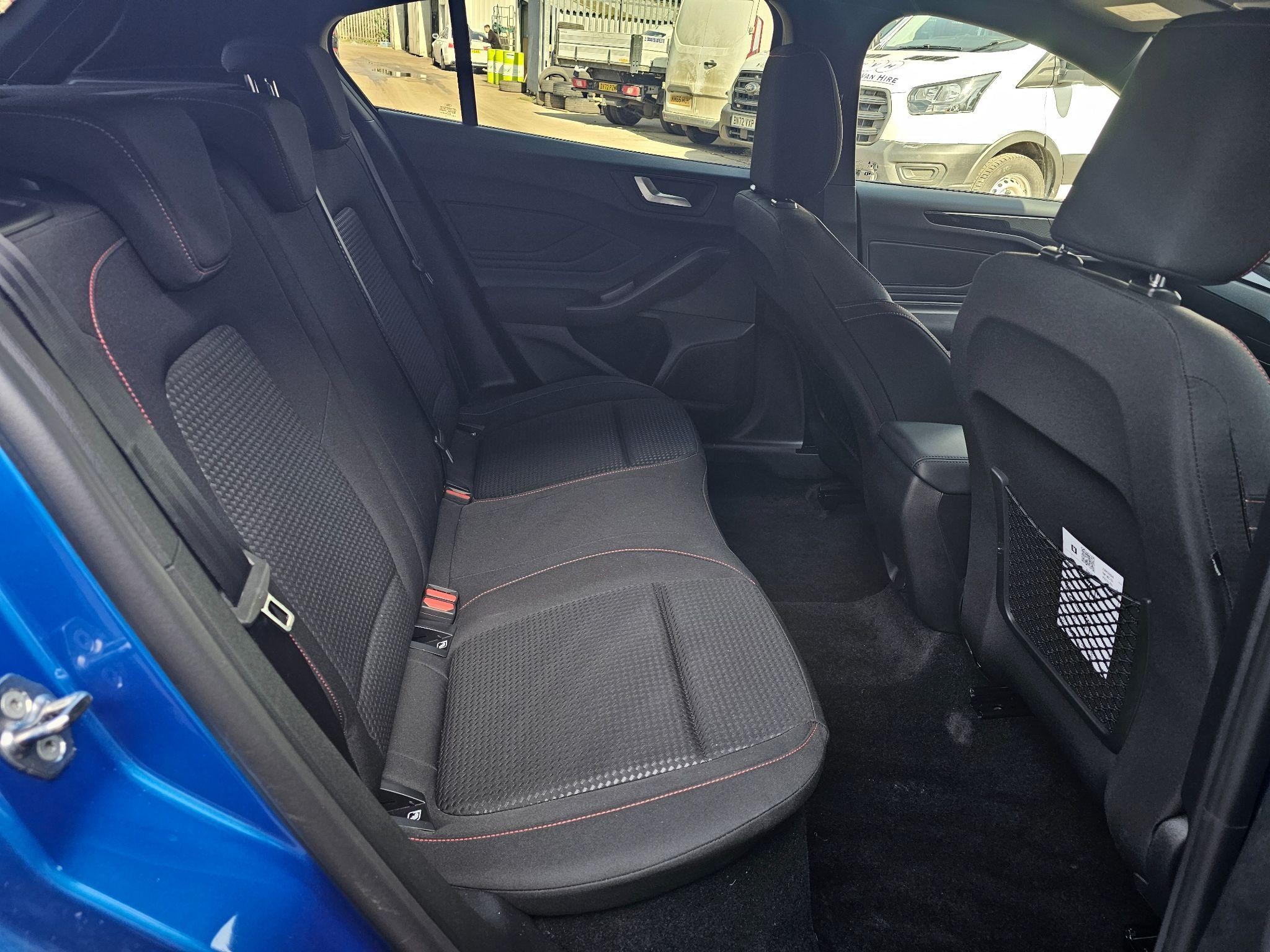 Ford Focus Image 17