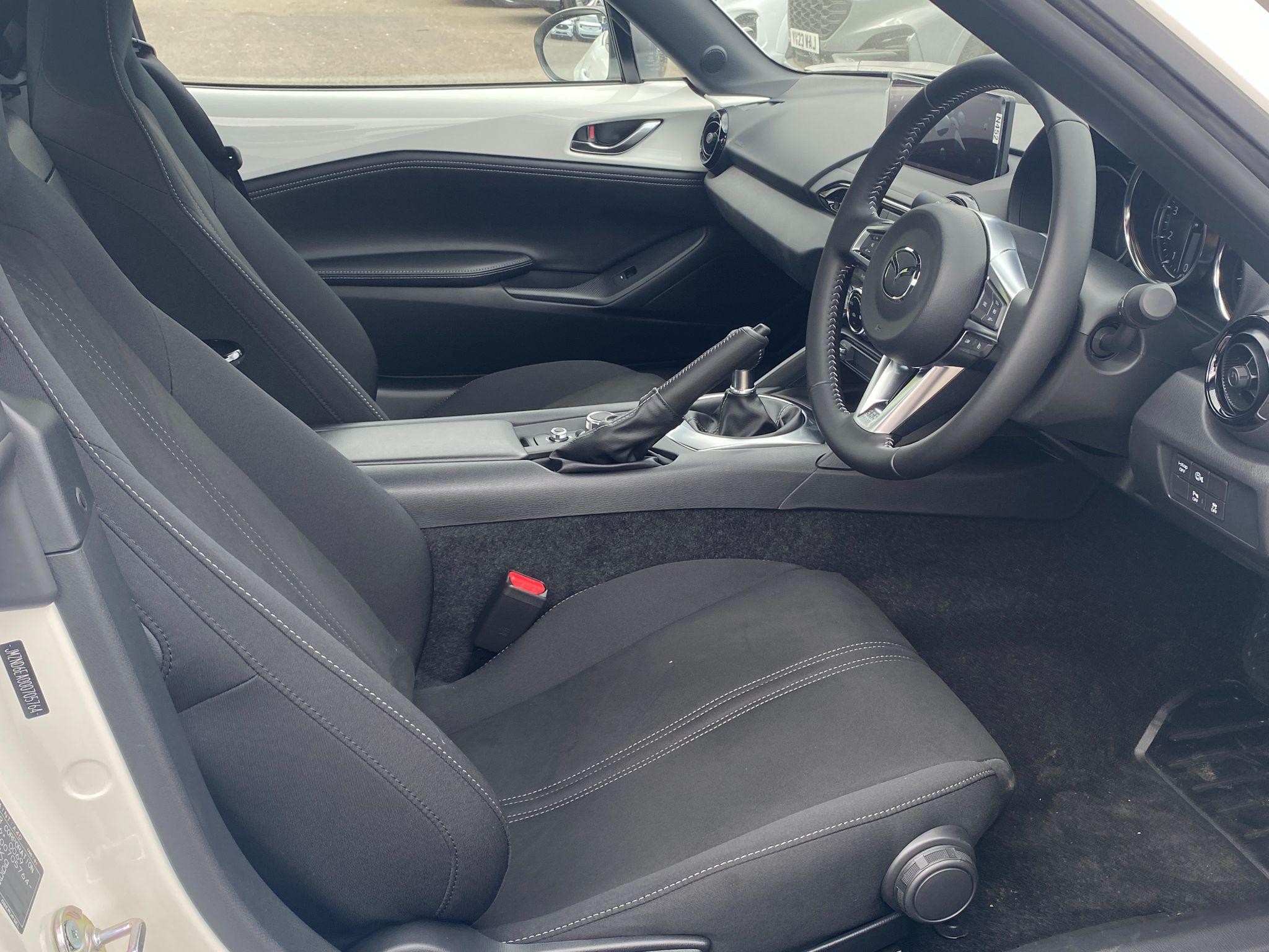 Mazda MX-5 RF Image 12