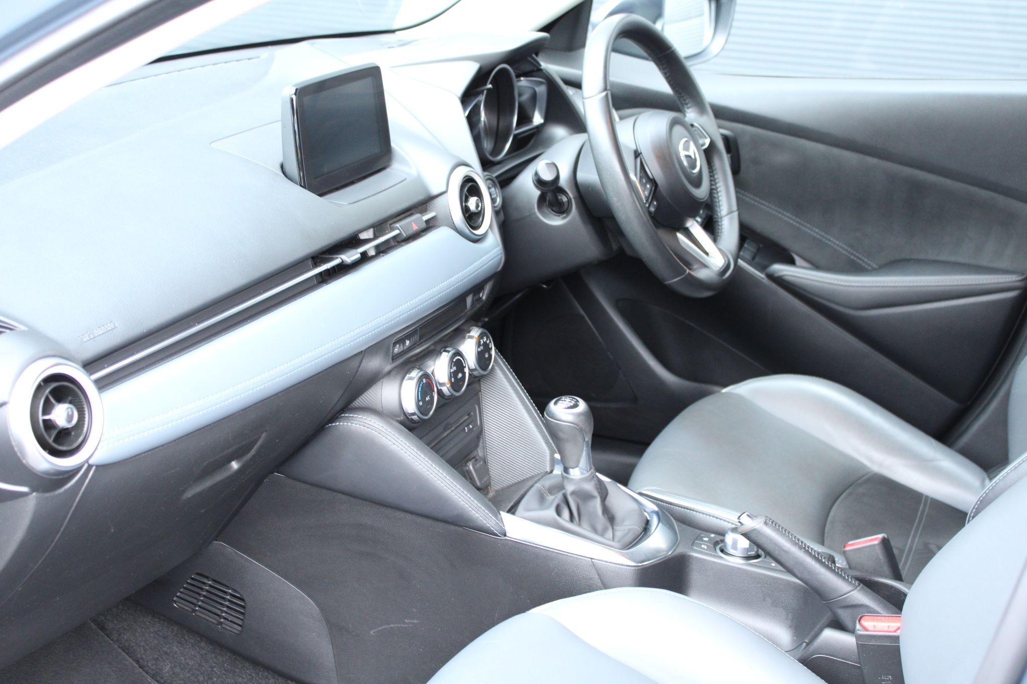 Mazda2 Image 9