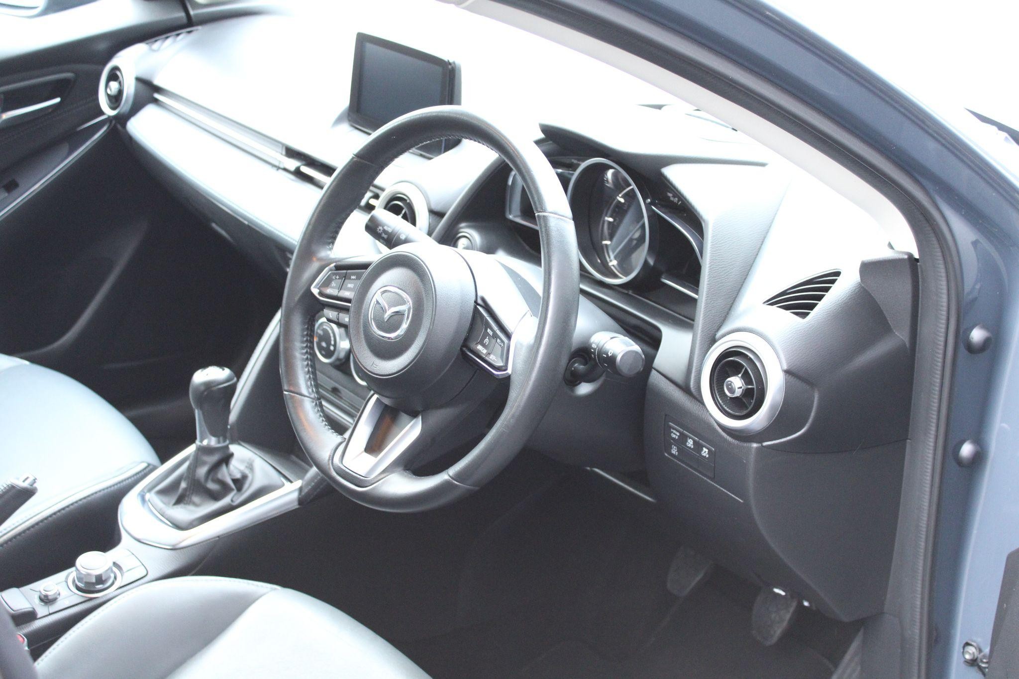 Mazda2 Image 23