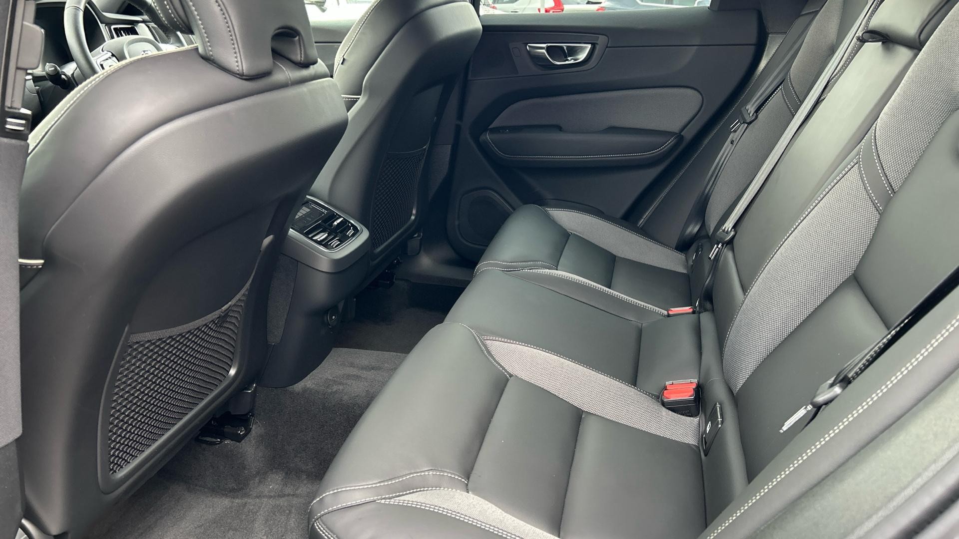 Volvo XC60 Image 10