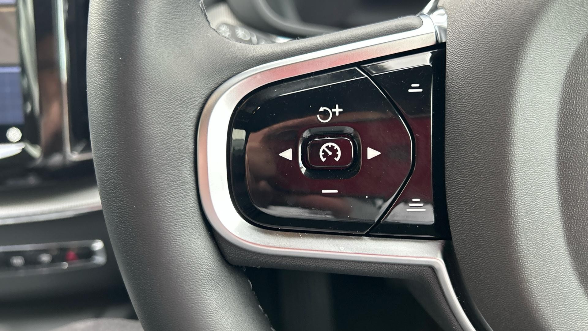 Volvo XC60 Image 18