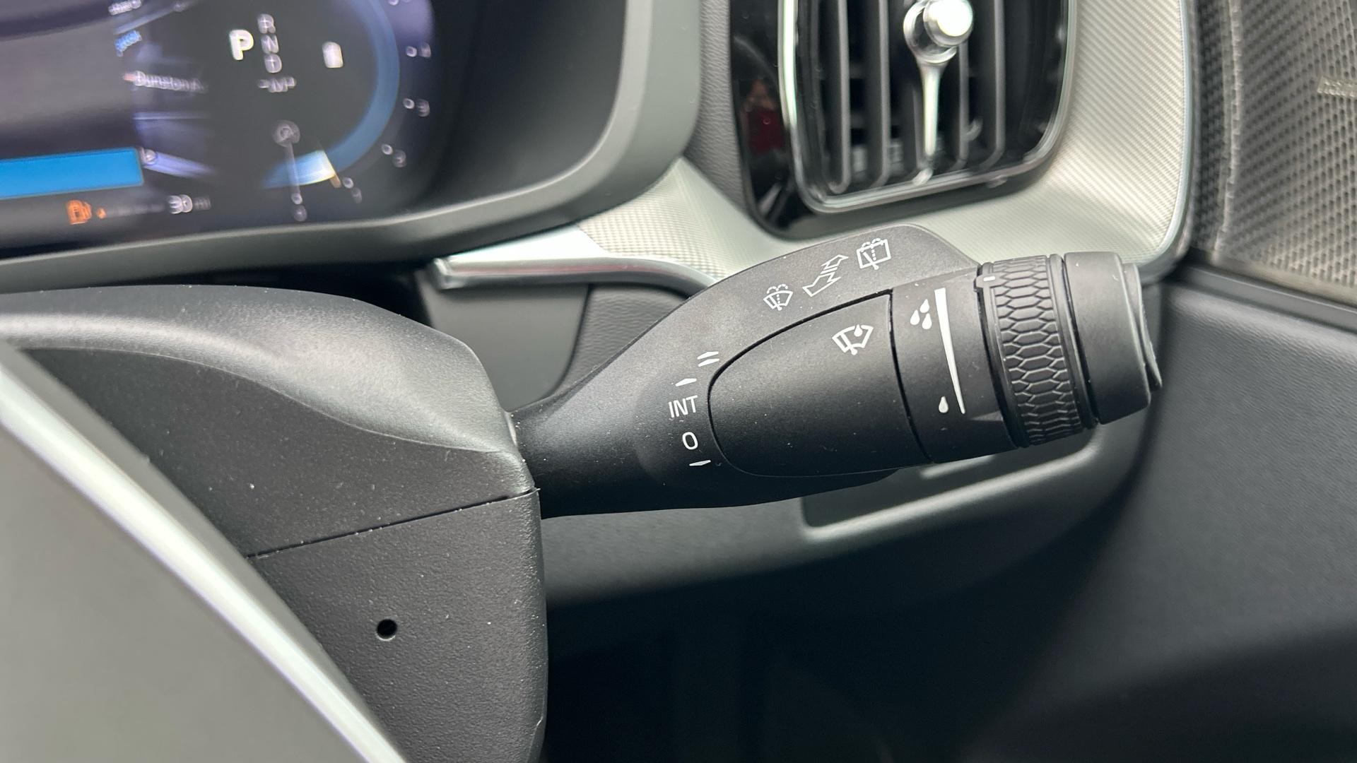 Volvo XC60 Image 25