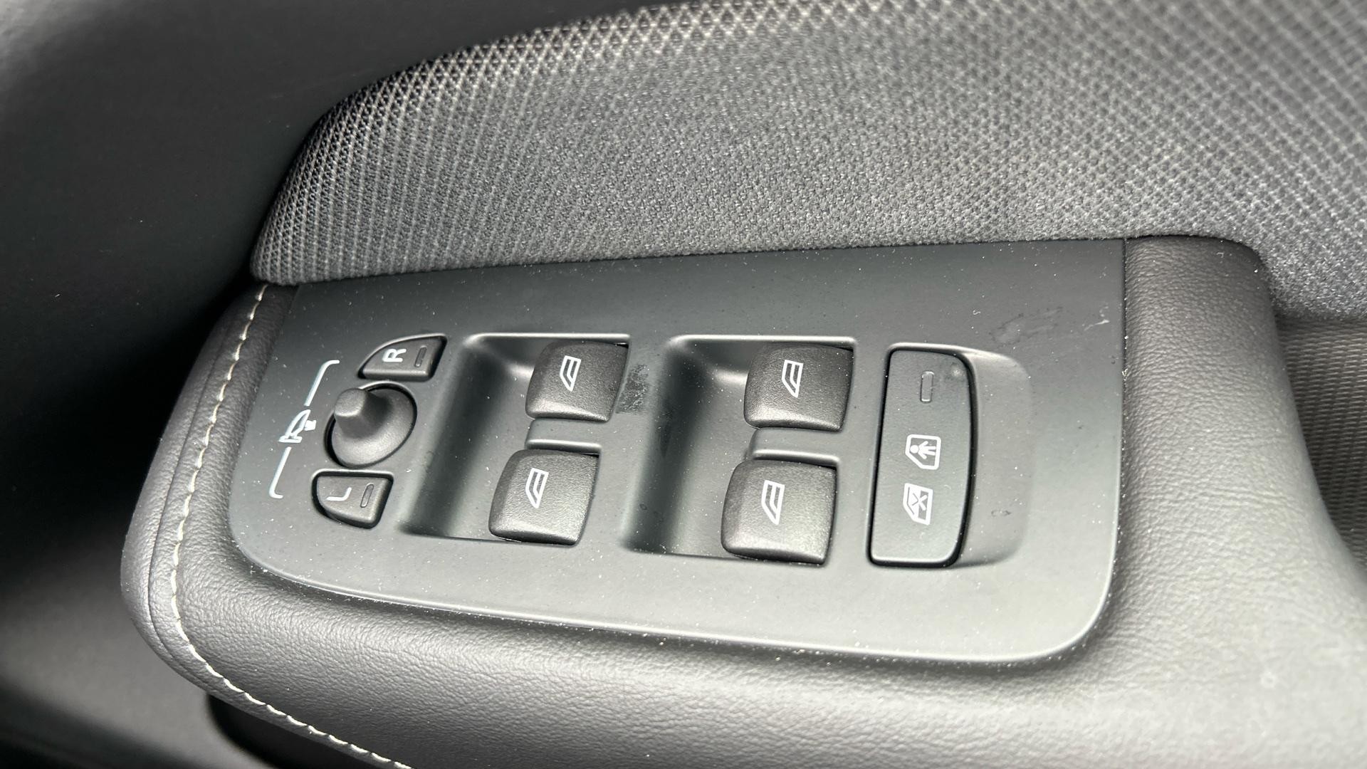 Volvo XC60 Image 28