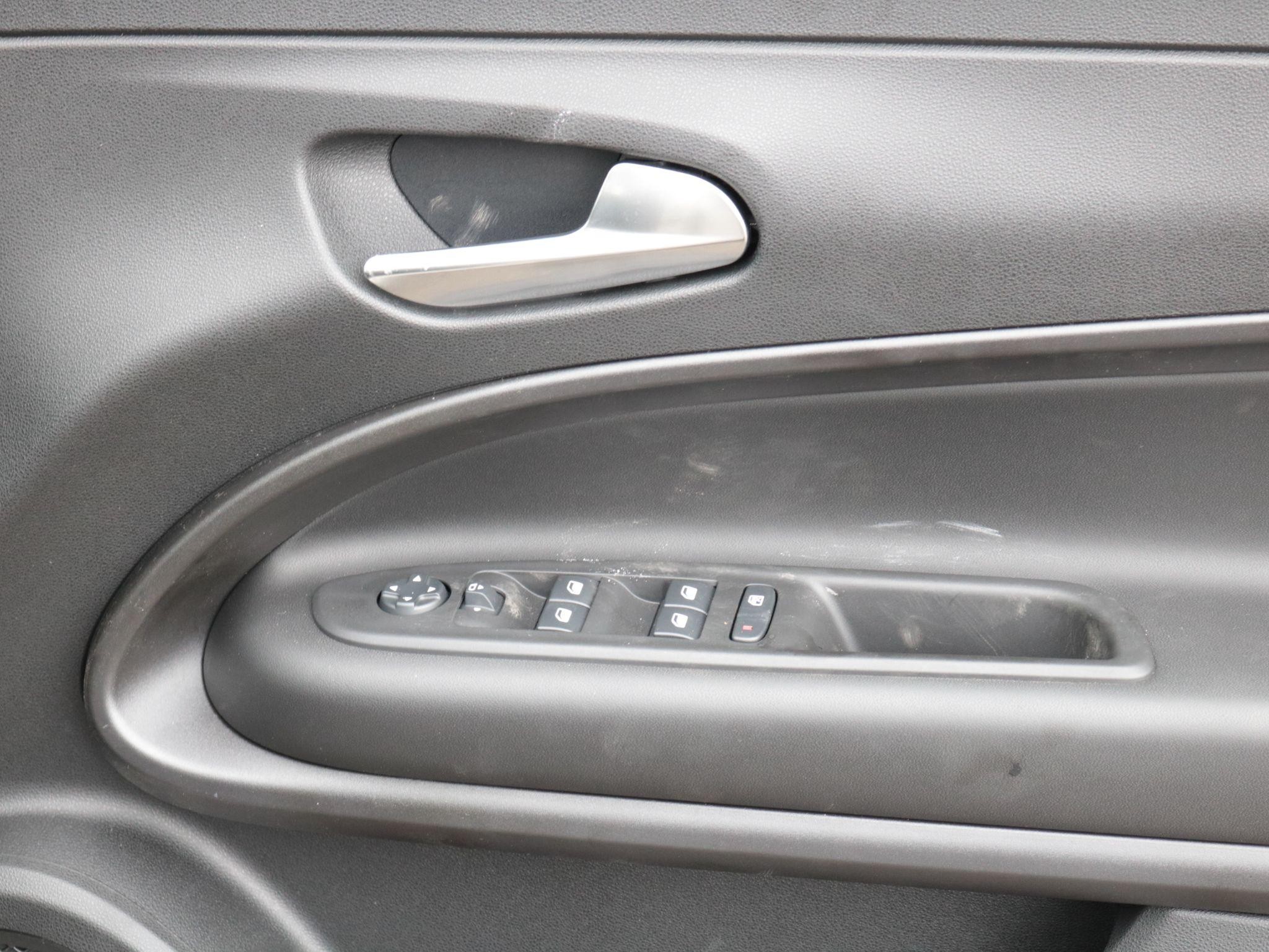 Jeep Avenger Image 28