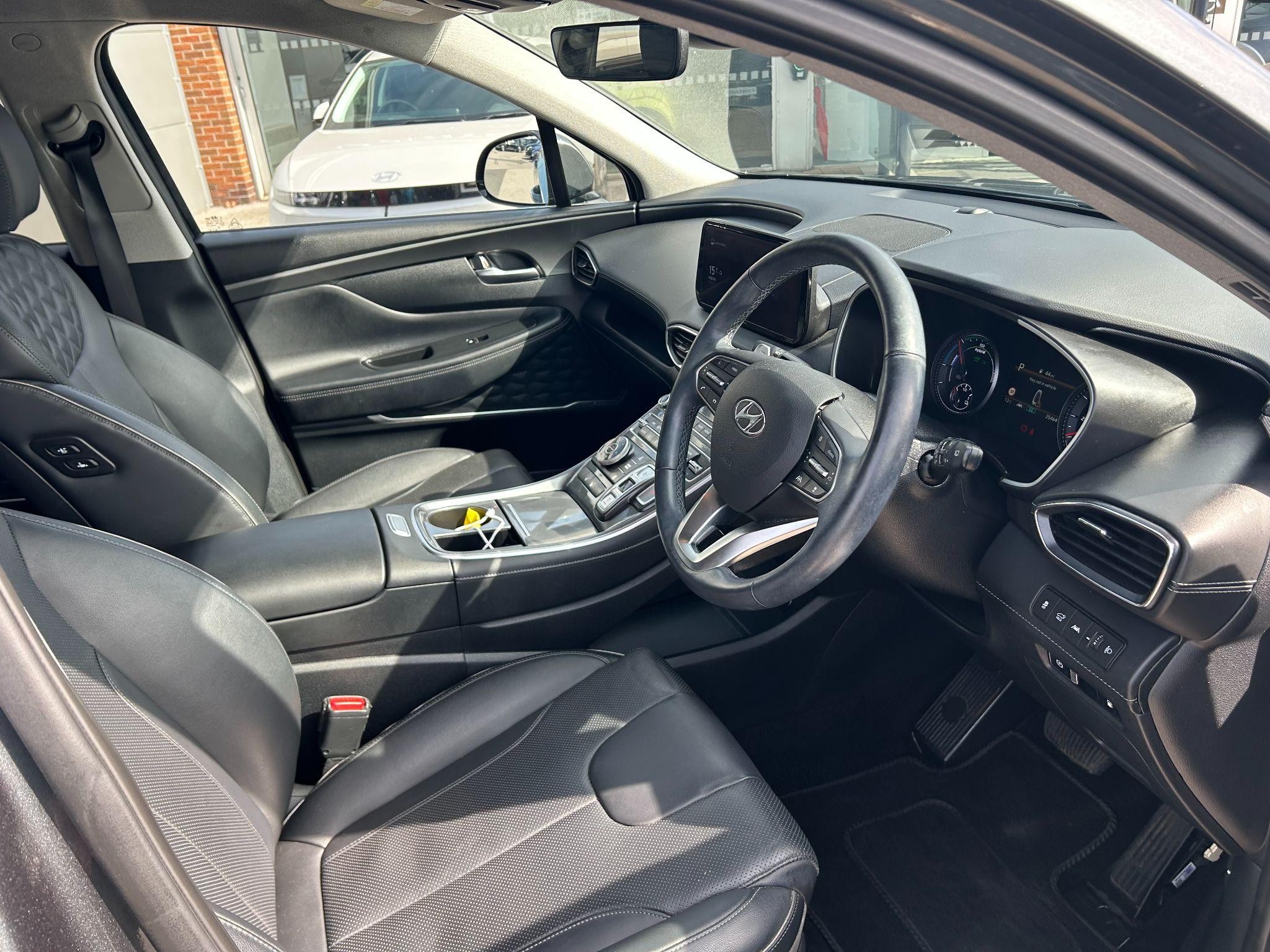 Hyundai SANTA FE Image 11
