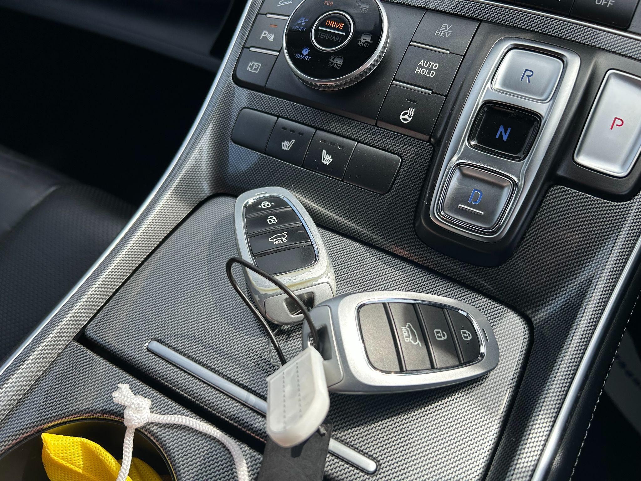 Hyundai SANTA FE Image 14