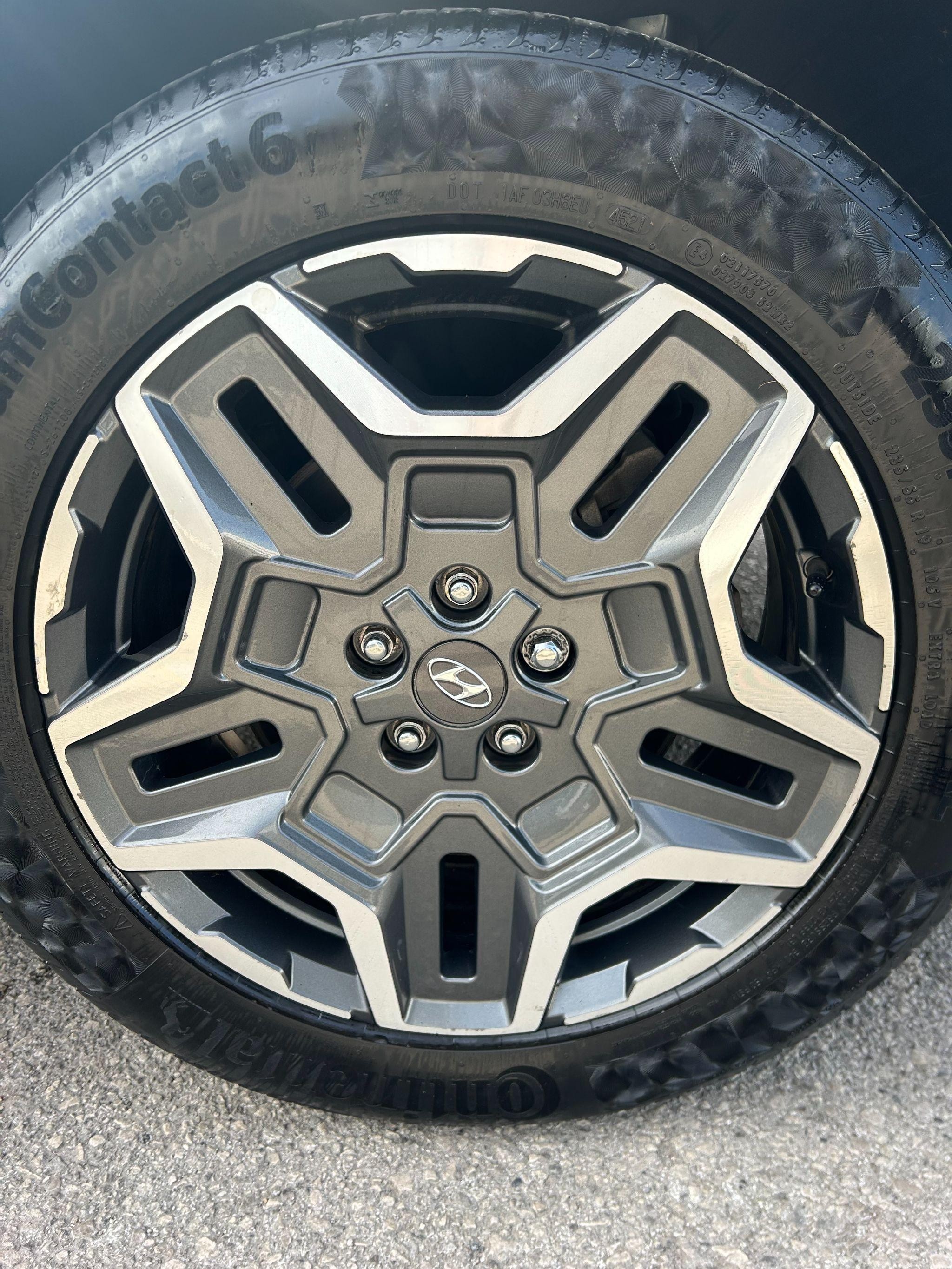 Hyundai SANTA FE Image 15