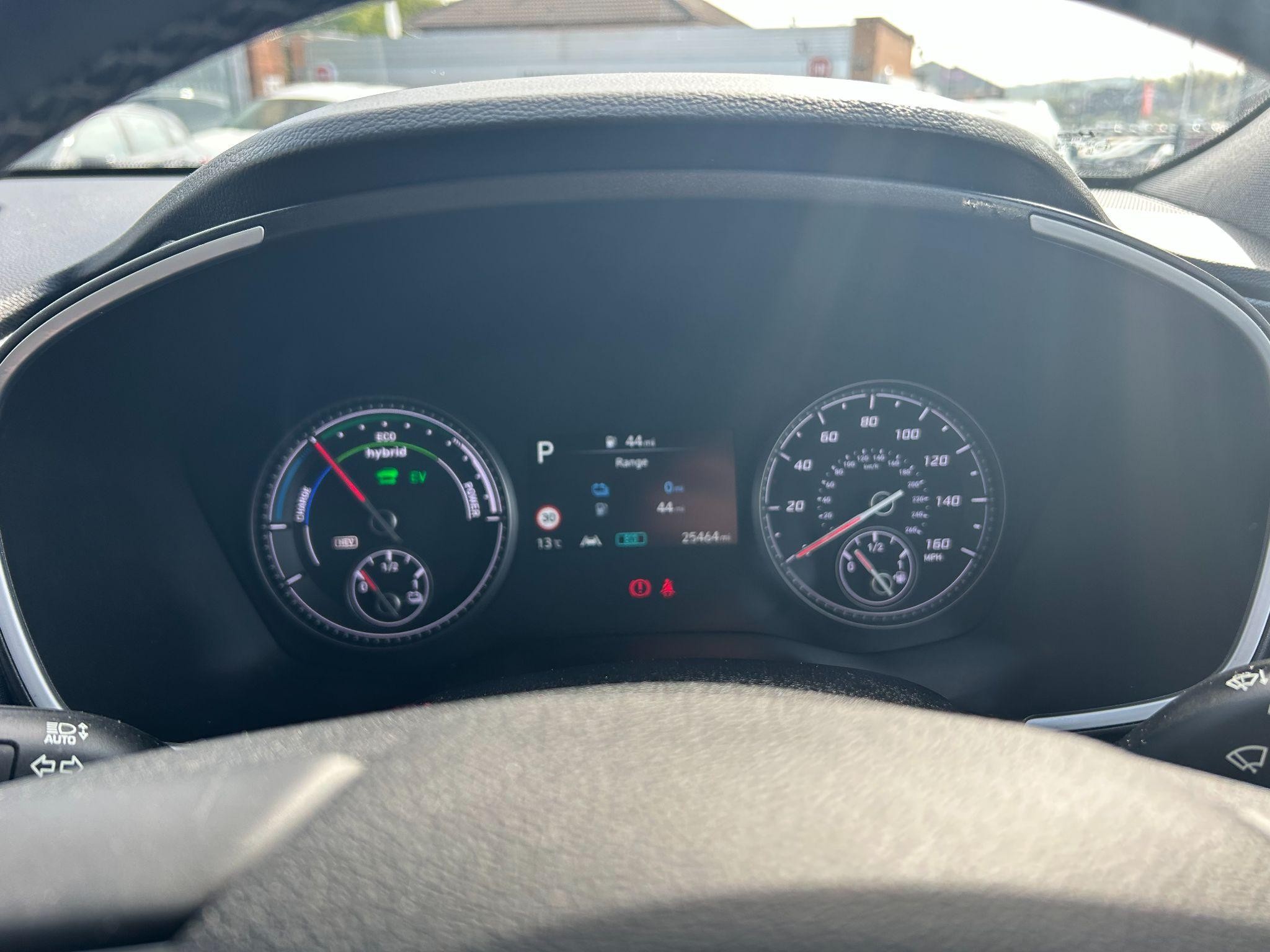 Hyundai SANTA FE Image 18