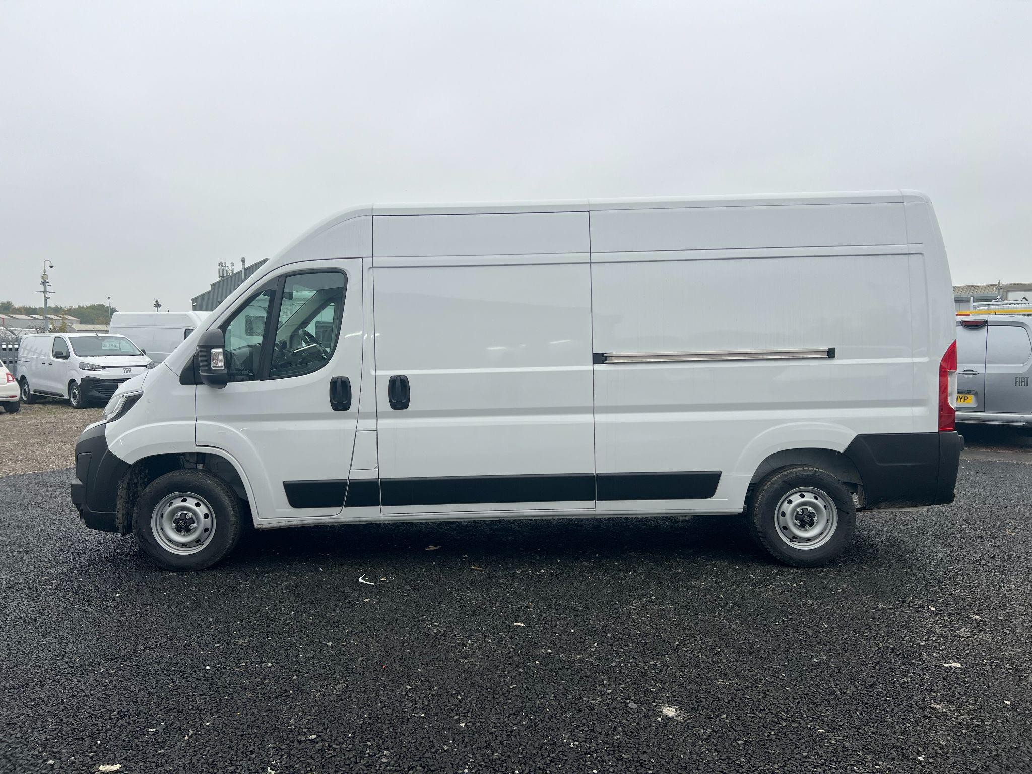 Fiat Ducato Panel Van Image 4