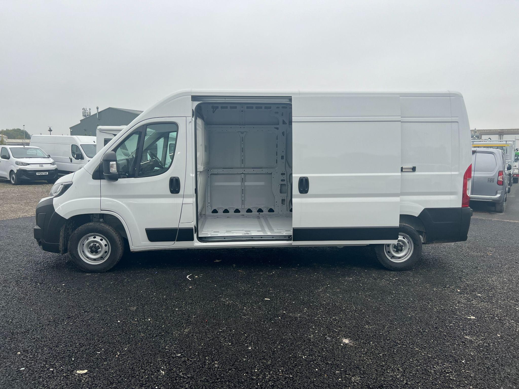 Fiat Ducato Panel Van Image 5